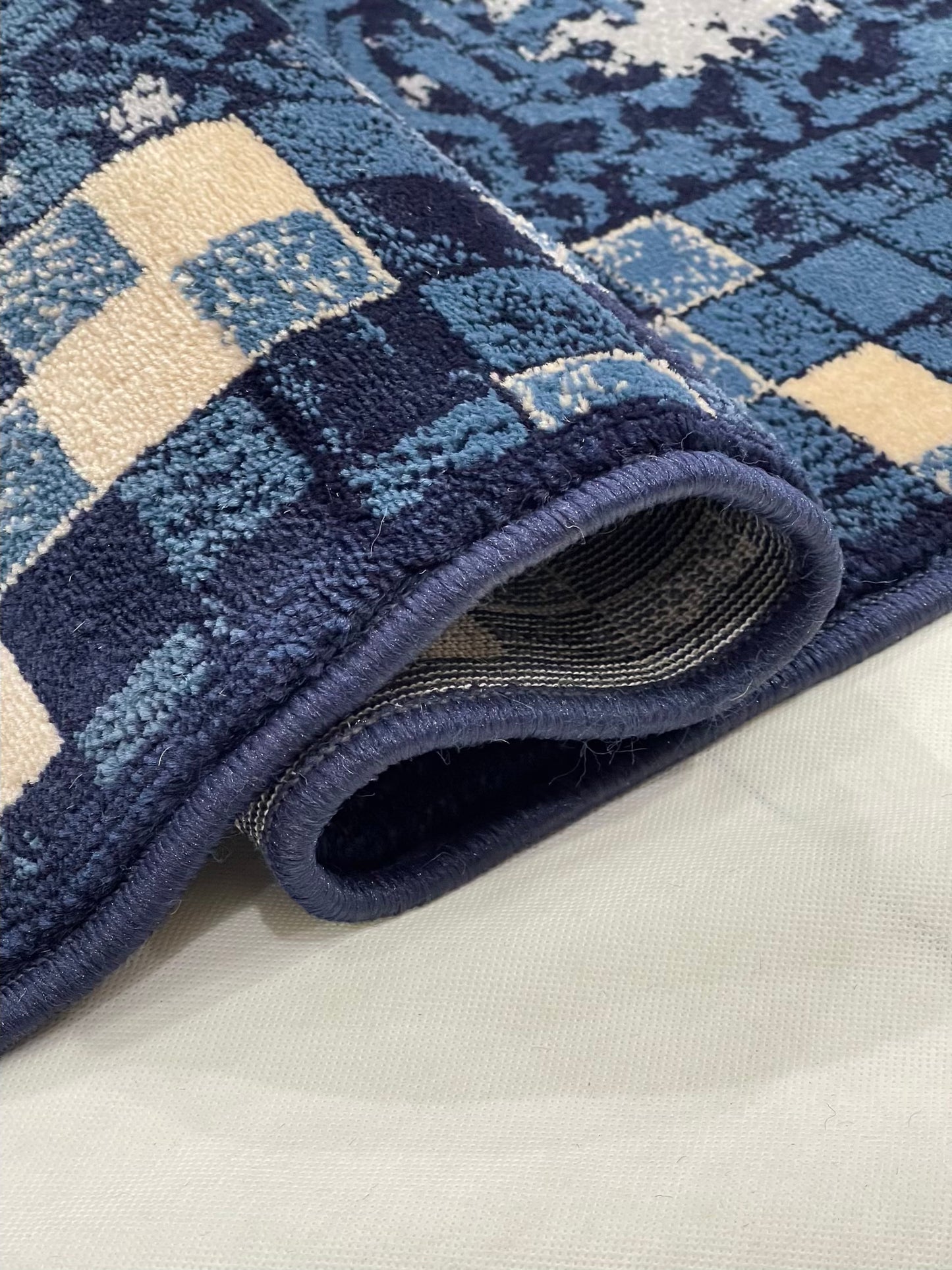 Modern polypropylene Rug,back woven(Article-1021-Blue)
Size : 5ft width  x 7.3ft length (150cm x 220cm)