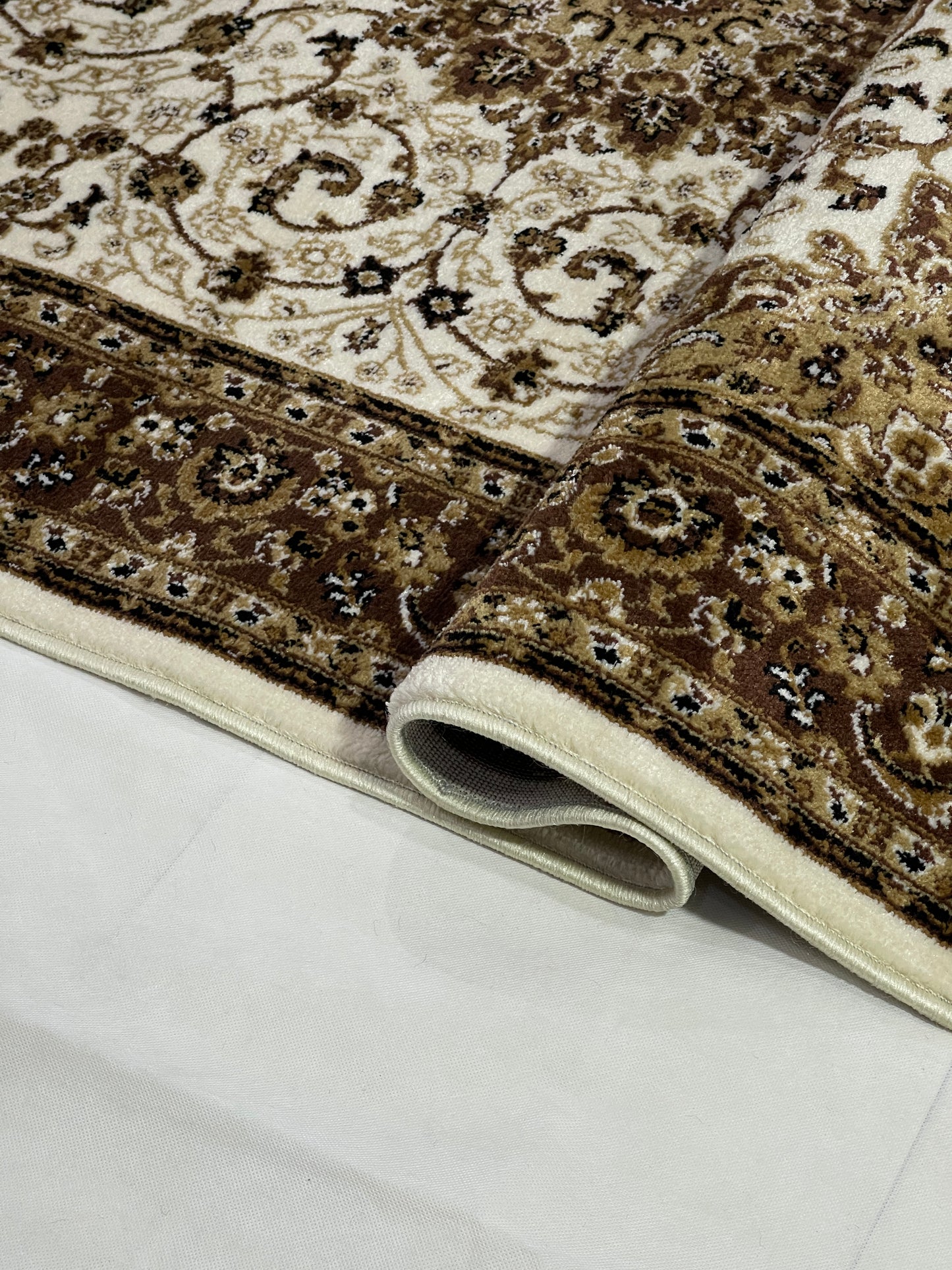 Persian polypropylene Rug,back woven(Article-19-Off White)
Size : 5ft width  x 7.3ft length (150cm x 220cm)