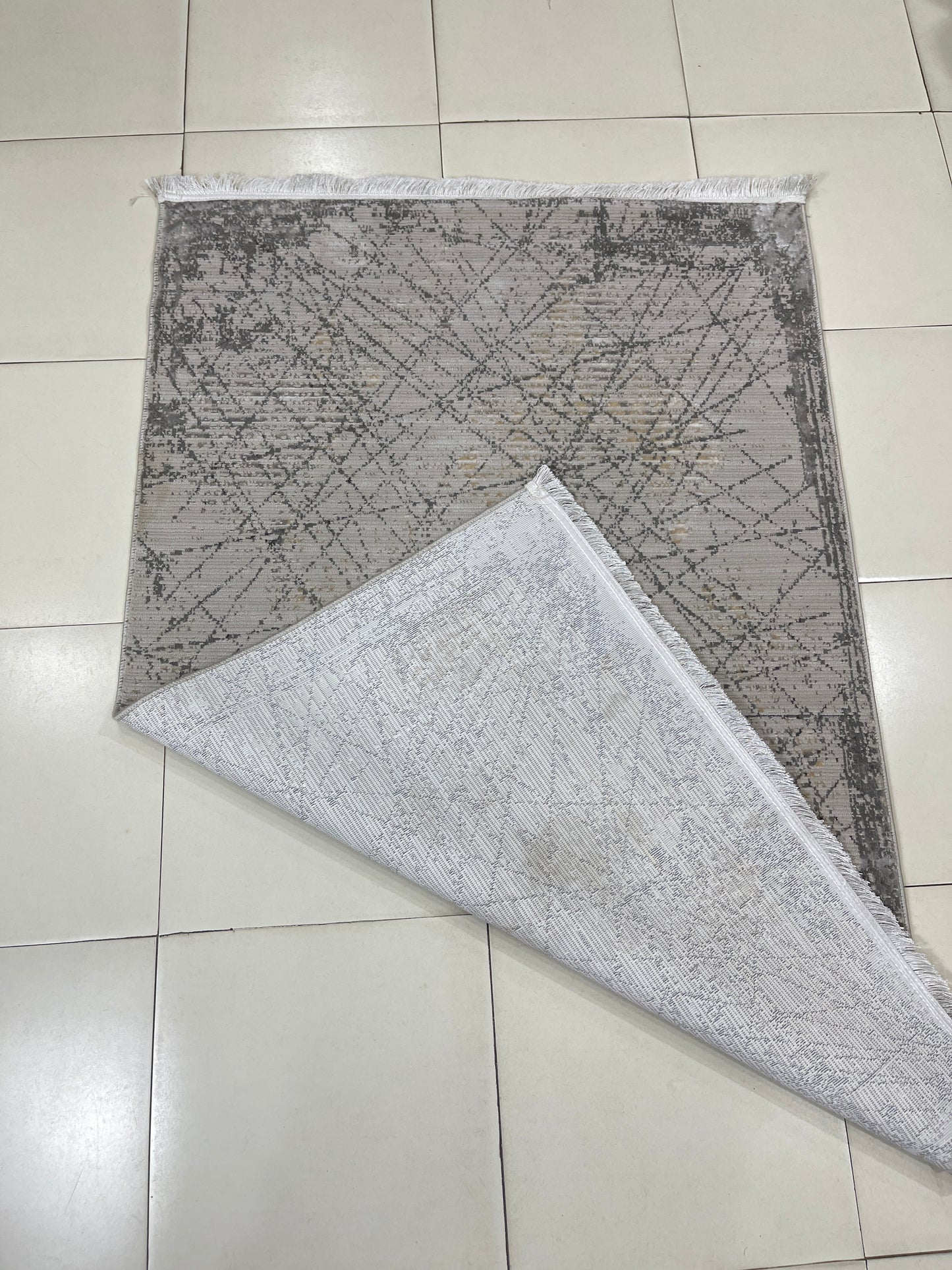 Irani viscose Rug , Woven Back Article-307-Grey , Off white Size : 3 ft width x 5 ft length (100 cm x 150cm)