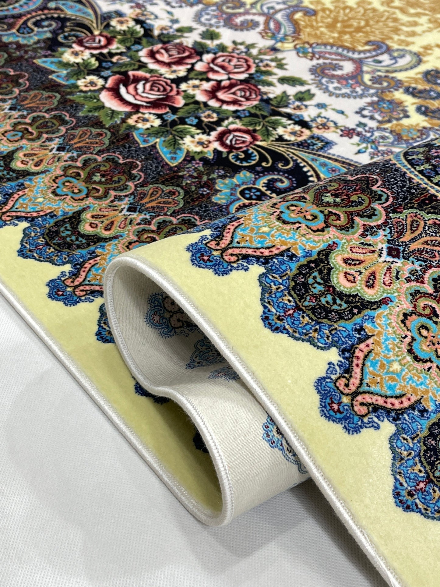 Irani Top Quality 
Mixture of 12 colours
1500 Reeds Acrylic Rug With Jute Back (03)
Size : 6.6 Ft Width x 9.6 Ft Length