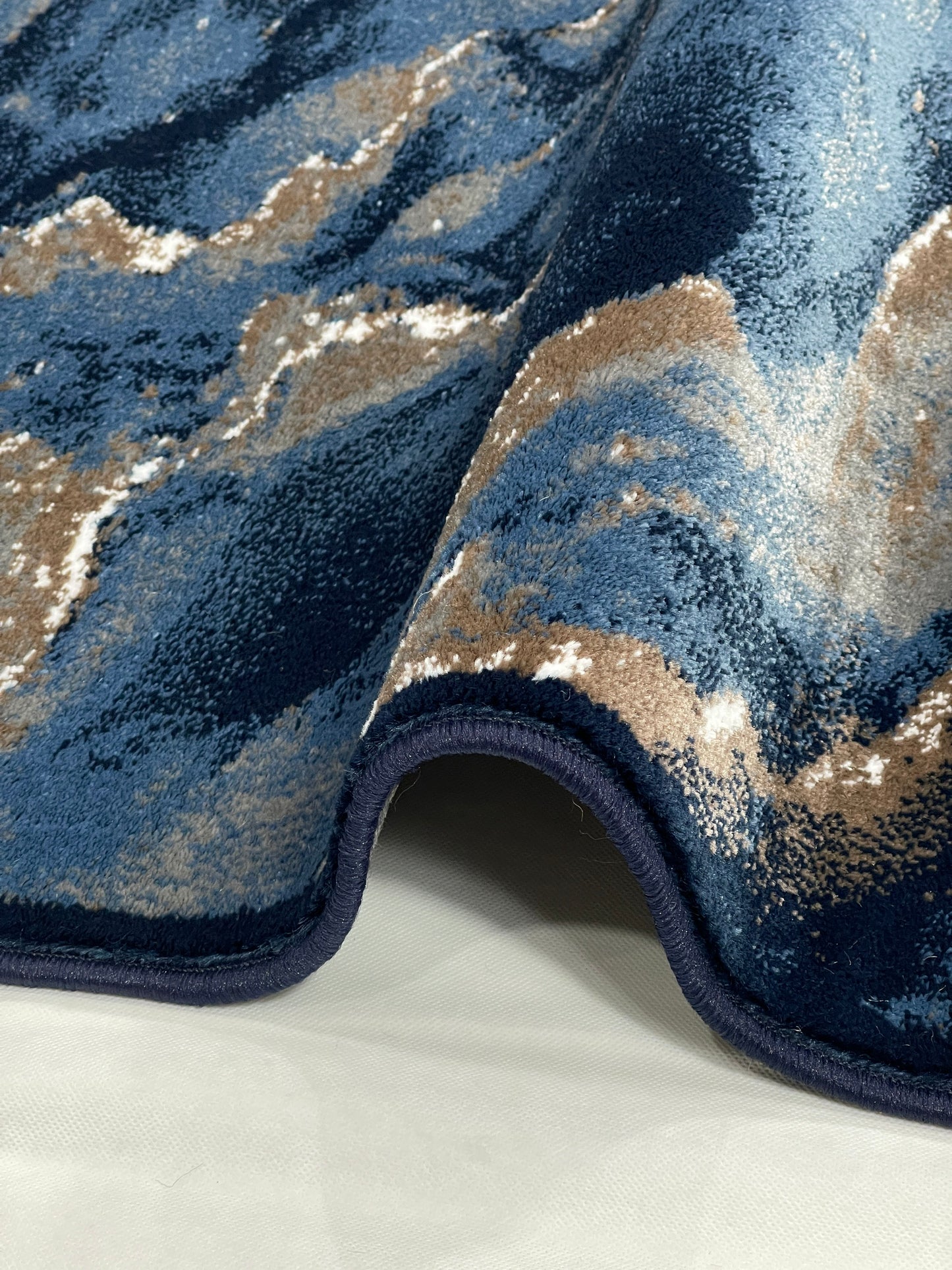 Modern polypropylene Rug,back woven(Article-1777-Blue)
Size : 5 ft width x 7.3 ft length ( 150 cm x 220 cm)