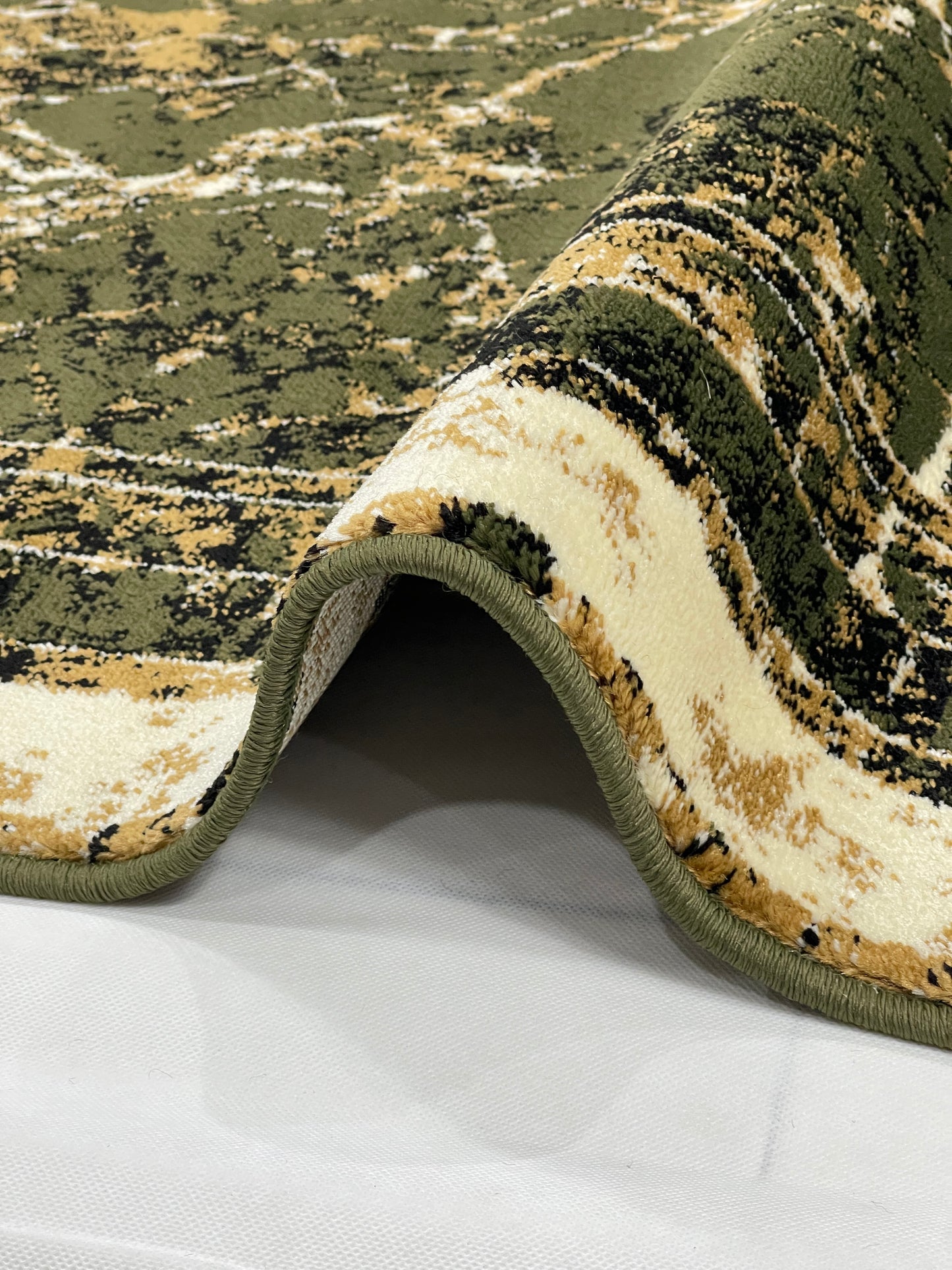 Modern polypropylene Rug,back woven
(Article-175-Green)
Size : 4 ft width x 5.6 ft length (120 cm x 170 cm)