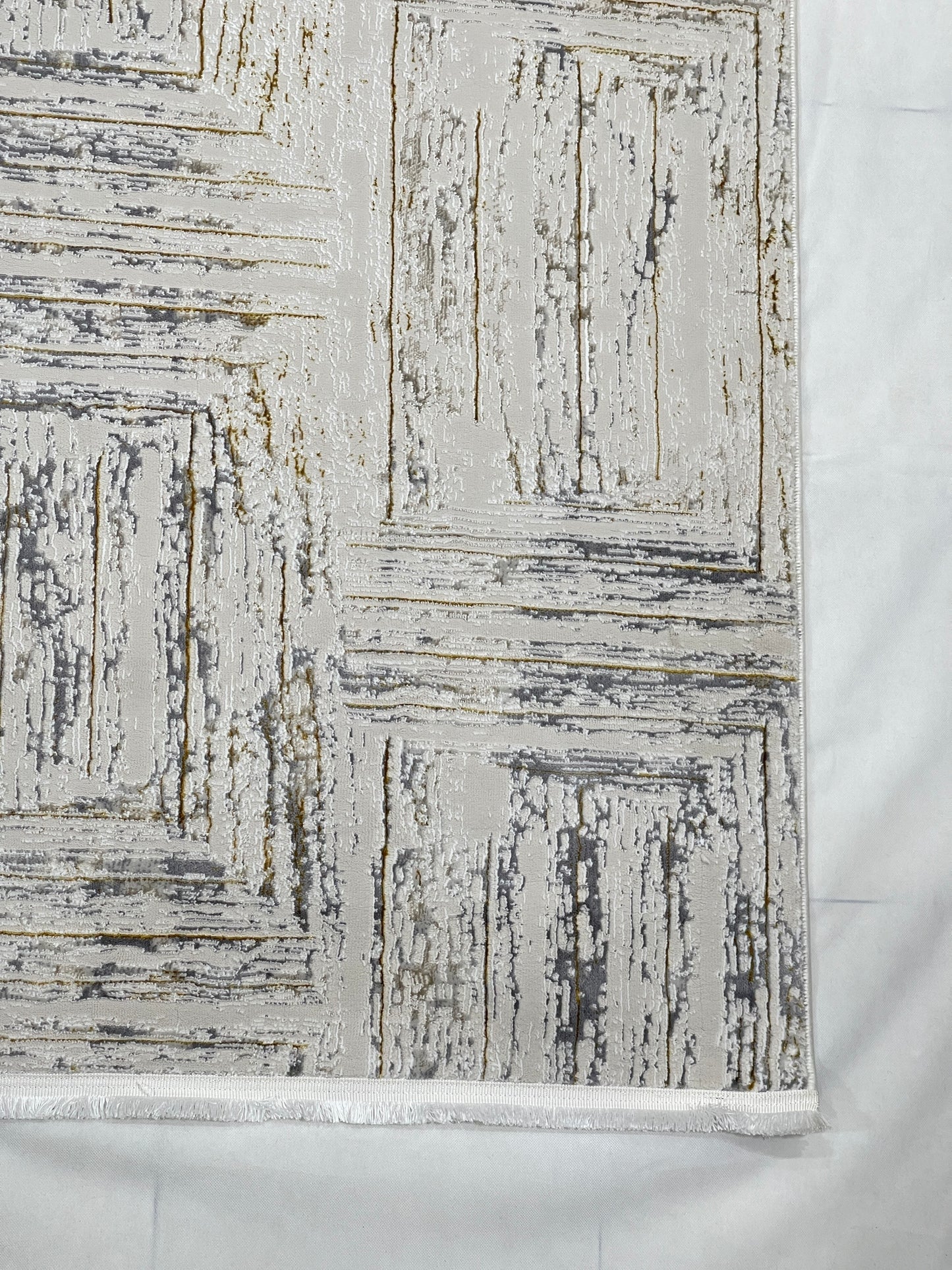 New Turkish Silk (Surya A) 
Size: 6.6 ft width x 9.6 ft length (200cm x 290cm)
Article -611- Grey