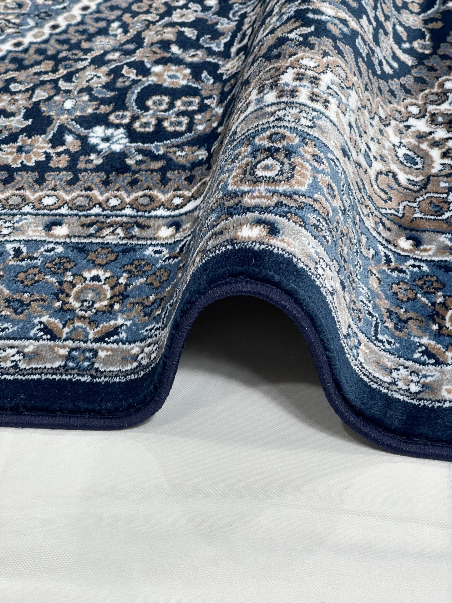 Persian Polypropylene Rug,back woven(Article-22-Blue)
Size : 5ft width  x 7.3ft length (150cm x 220cm)