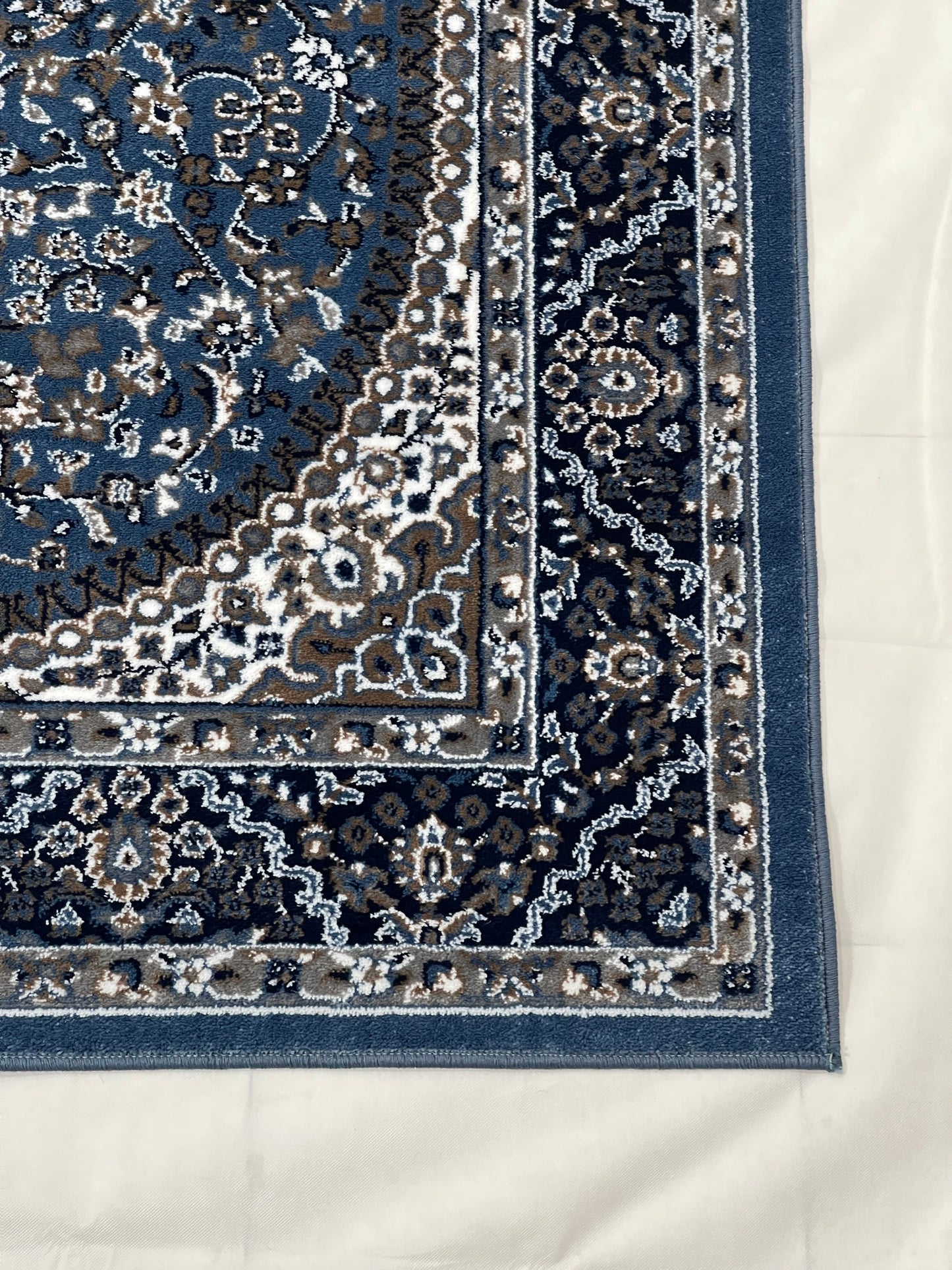 Persian Polypropylene Rug,back woven(Article-22-Blue)
Size : 5ft width  x 7.3ft length (150cm x 220cm)