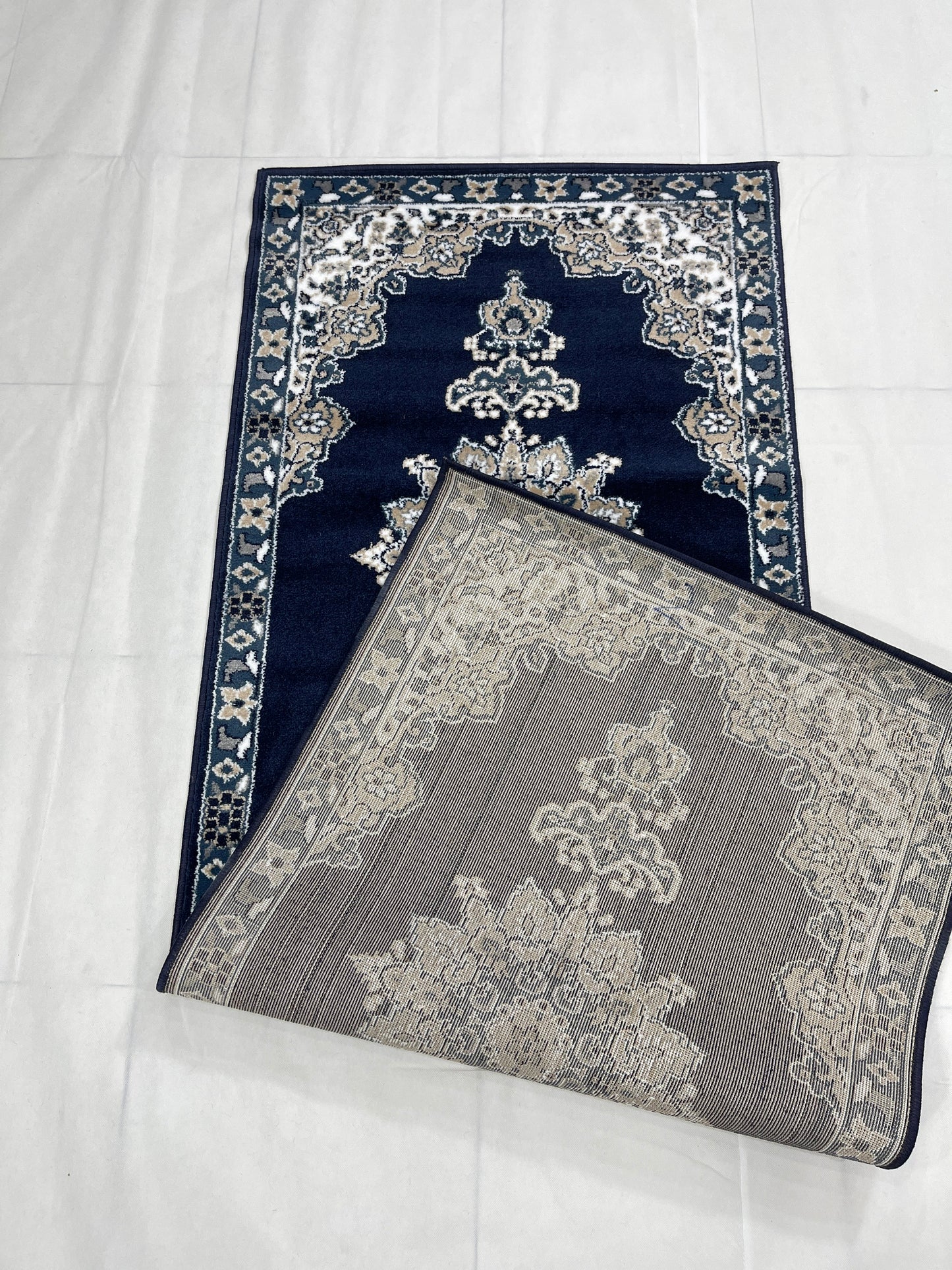 Blue Persian Polypropylene Woven Rug.
 Size : 2.6 ft width x 6.6 ft length
 (80 cm x 200cm)