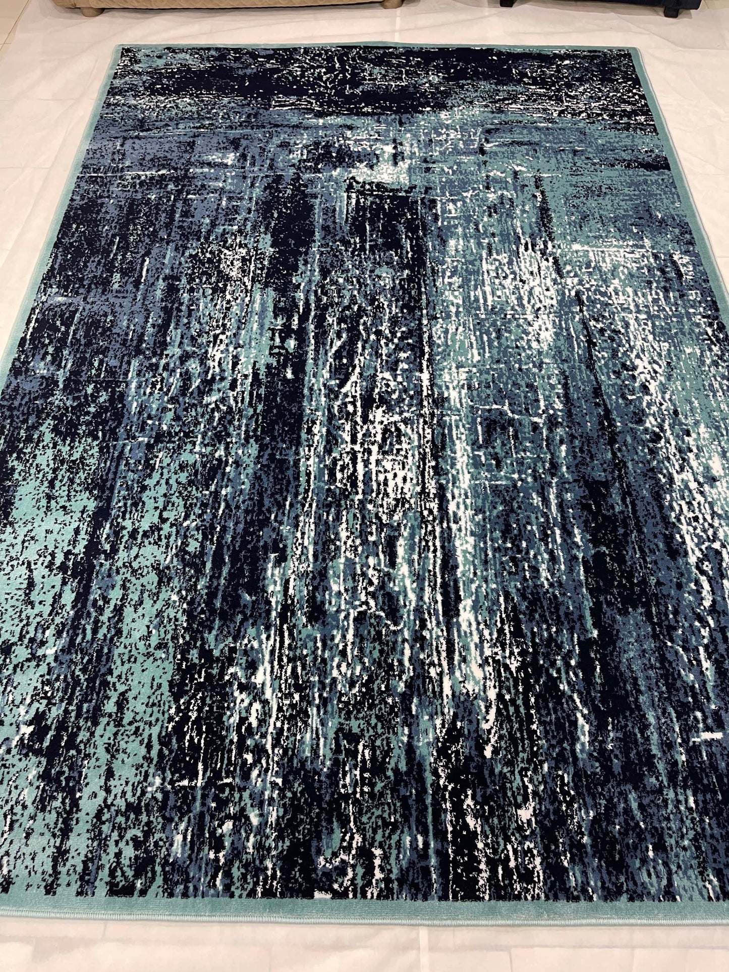 Modern  polypropylene Rug,back woven(Article-1179-Feroze)
Size : 6.6 ft width x 9.6 ft length (200cm x 290cm)