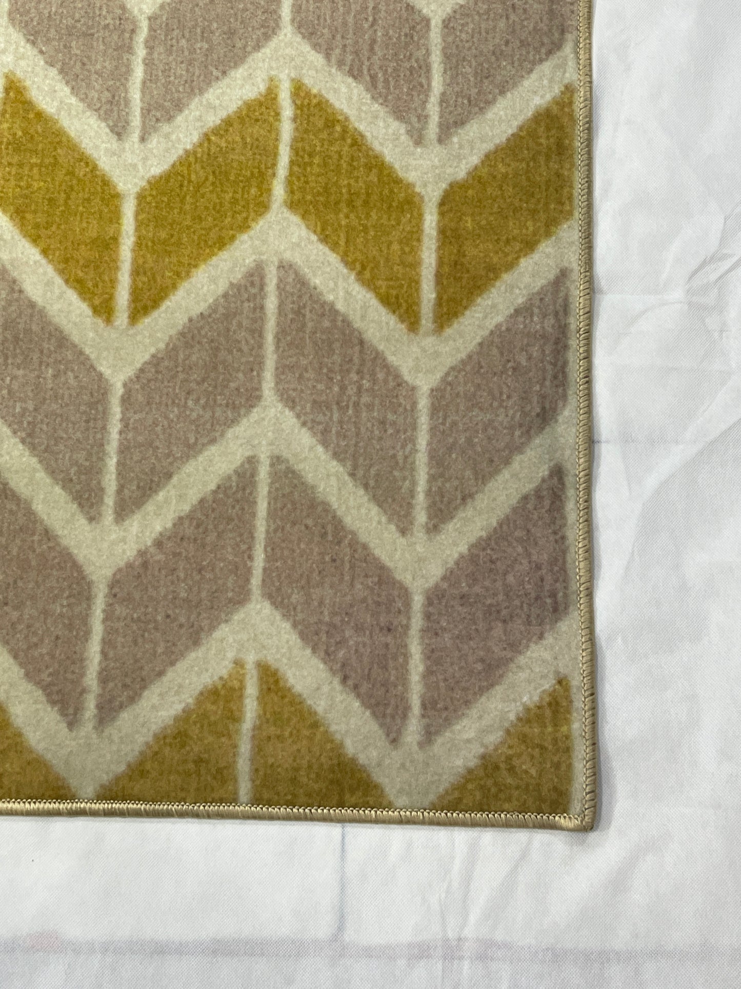 Modern Non-Woven TPR Anti Slip Rug.
Size : 5ft width  x 7.8ft length (150cm x 230cm)
Article-2702-Beige