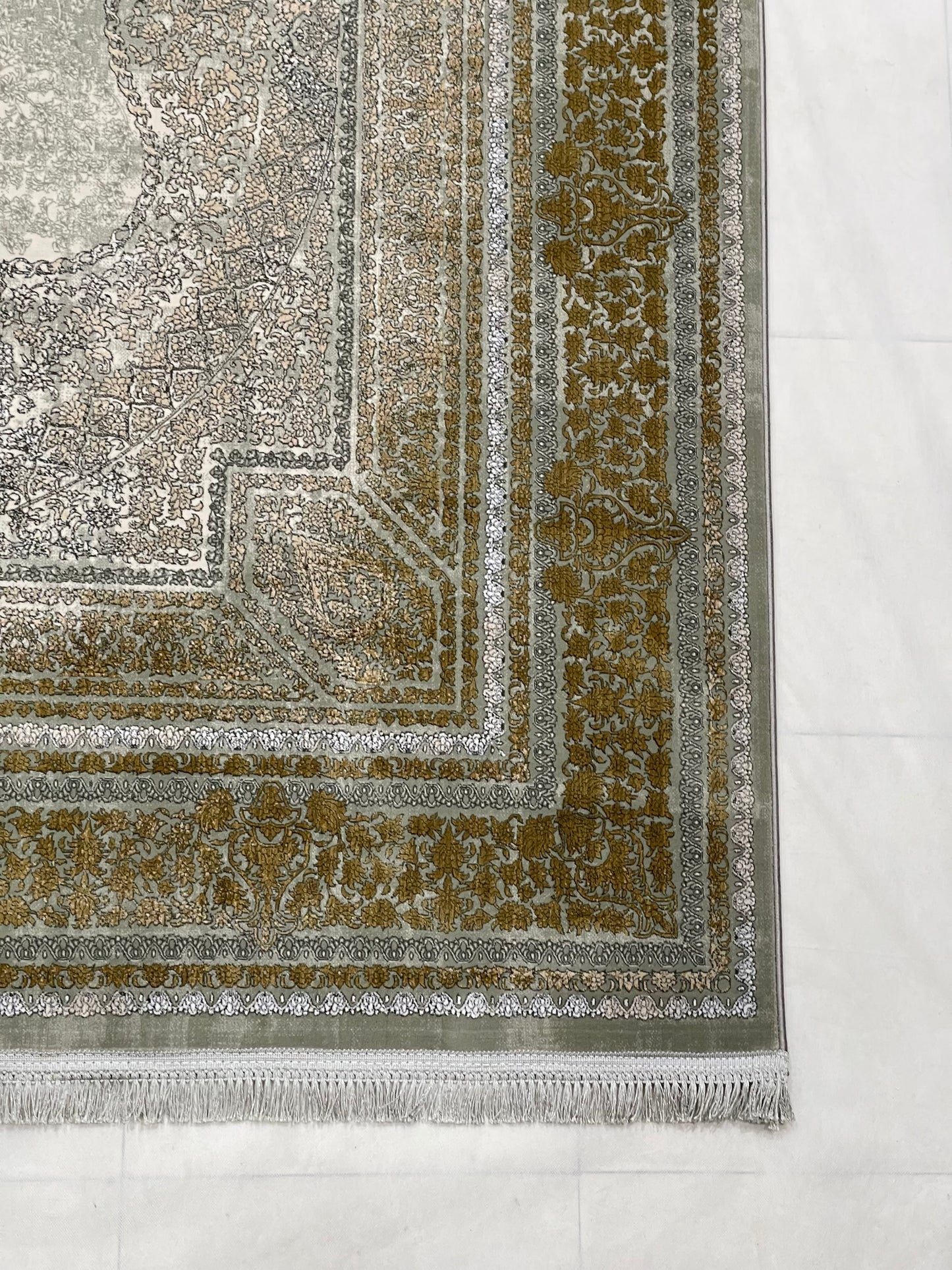 Irani Acrylic 1200 Reeds
Article -212-Grey, Gold
Size : 6.6 Ft width x 9.6 Ft length (200cm x 290cm)