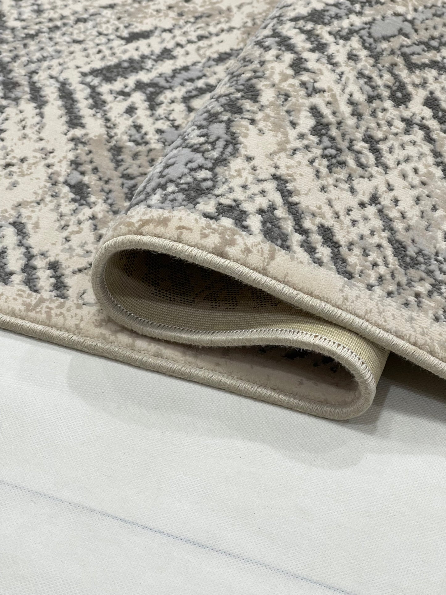 Irani Vintage Woven Rug.  Article -2076-Grey , Off white Size: 5 ft width x 7.3 ft length (150cm x 220cm)