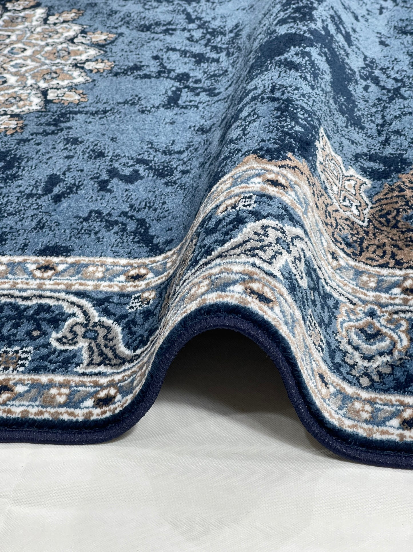 Persian Polypropylene Rug,back woven(Article-55-Blue)
Size : 5ft width  x 7.3ft length (150cm x 220cm)