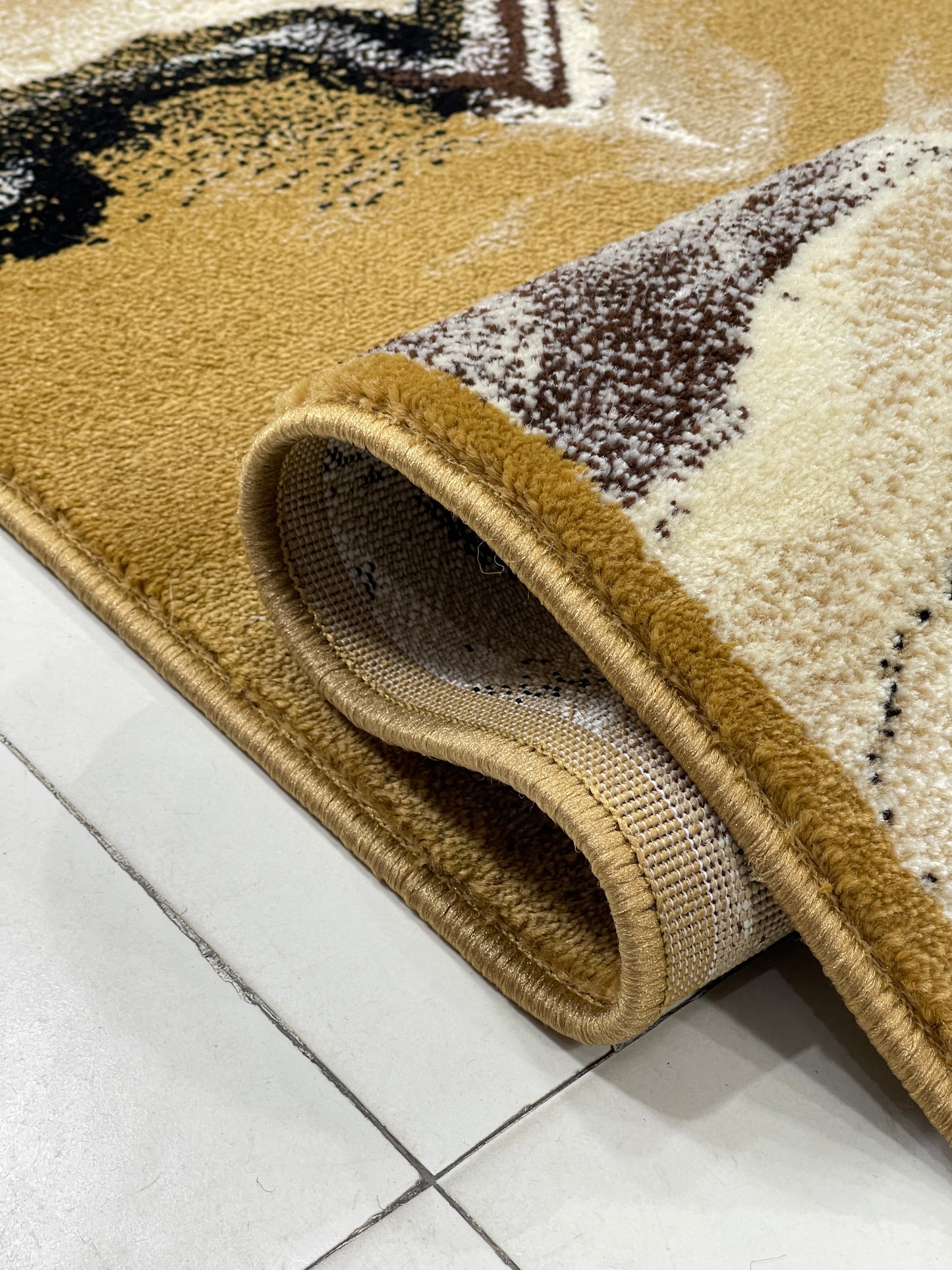 Modern polypropylene Rug,back woven(Article-427-Beige)
Size : 6.6 ft width x 9.6 ft length (200cm x 290cm)