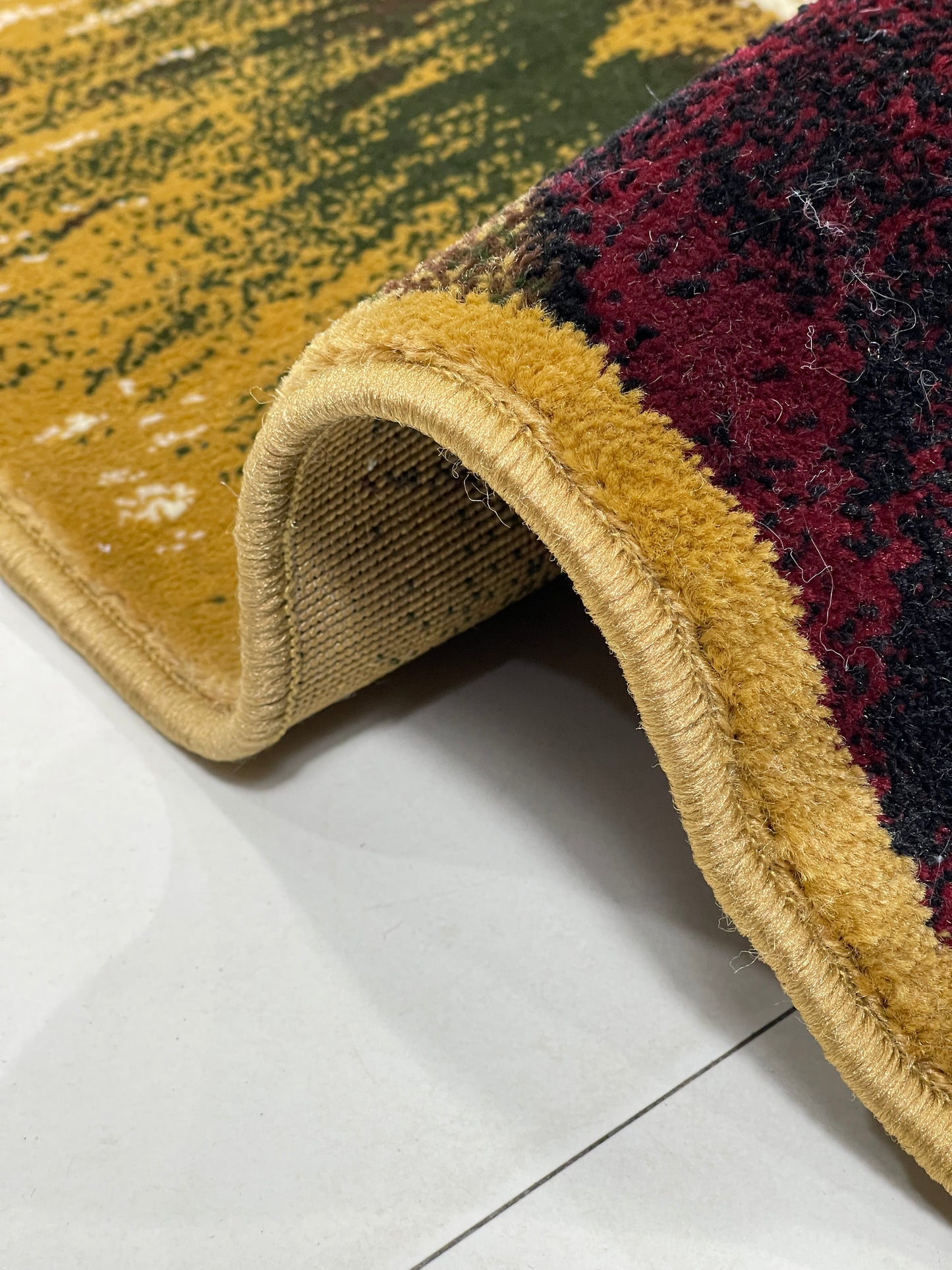 Modern polypropylene Rug,back woven
(Article-123-Gold)
Size : 4 ft width x 5.6 ft length (120 cm x 170 cm)