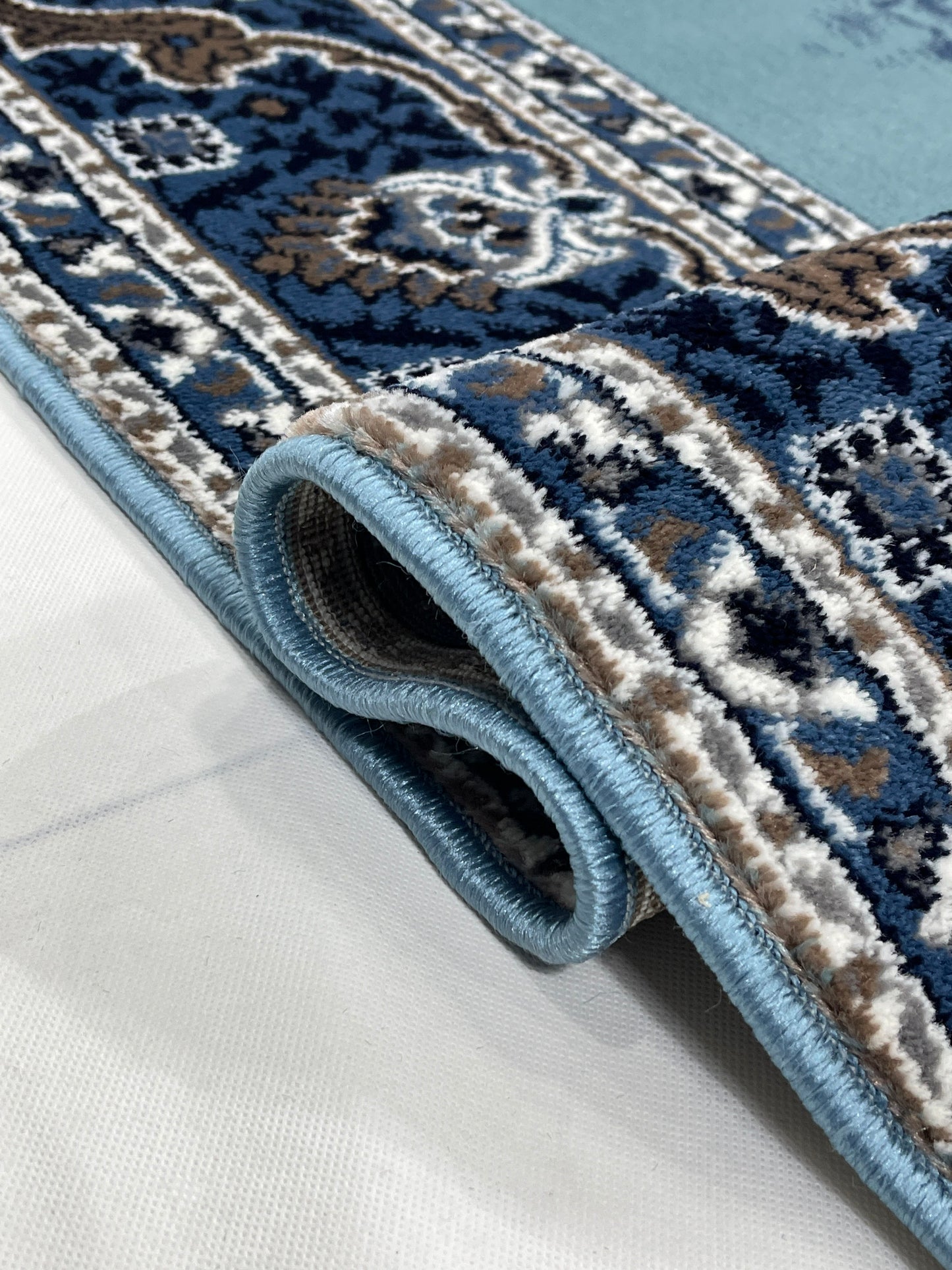 Persian polypropylene Rug,back woven(Article-39-Feroze)
Size : 6.6 ft width x 9.6 ft length (200cm x 290cm)