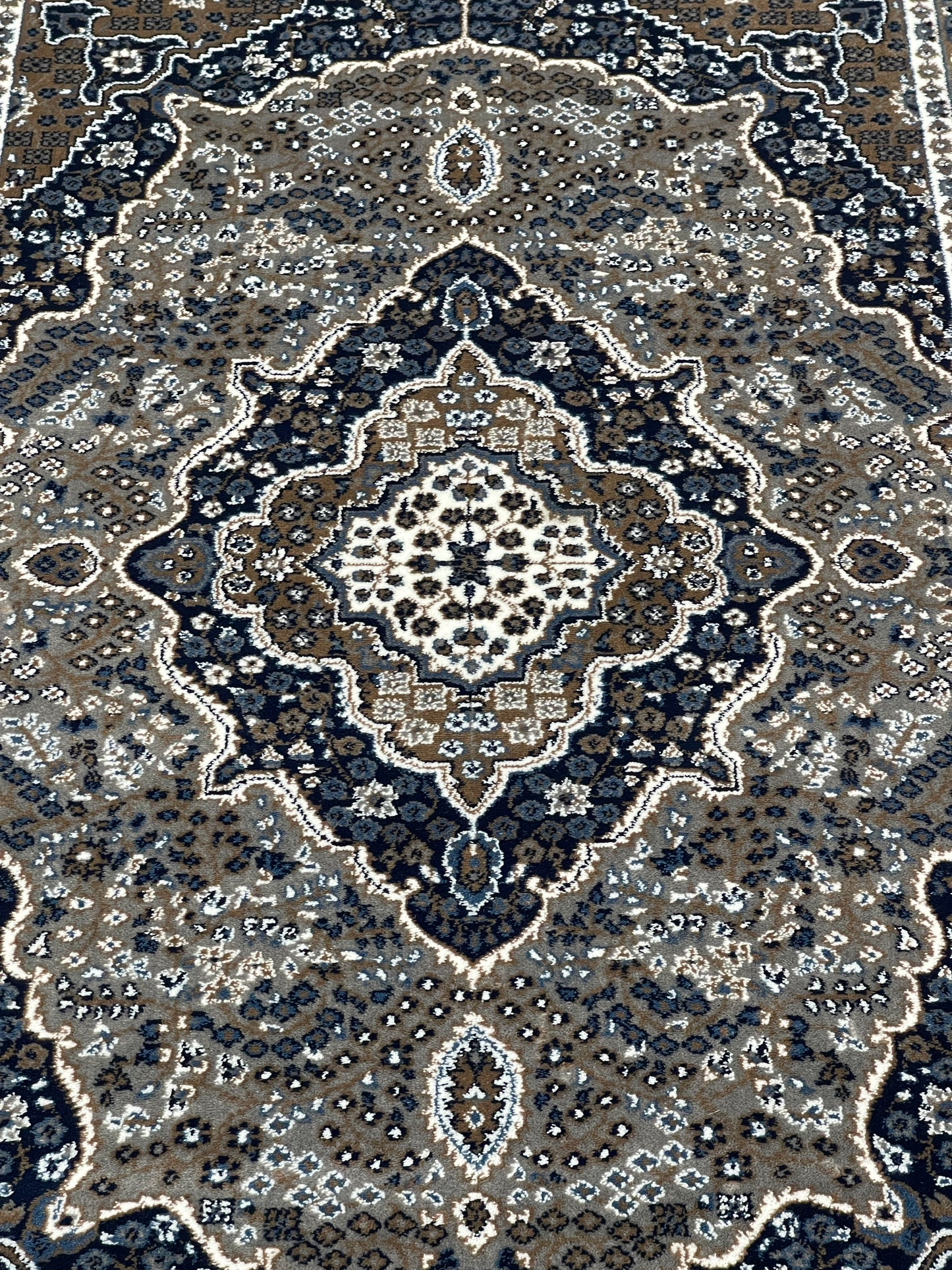 Persian Polypropylene Rug,back woven(Article-25-Grey)
Size : 5ft width  x 7.3ft length (150cm x 220cm)