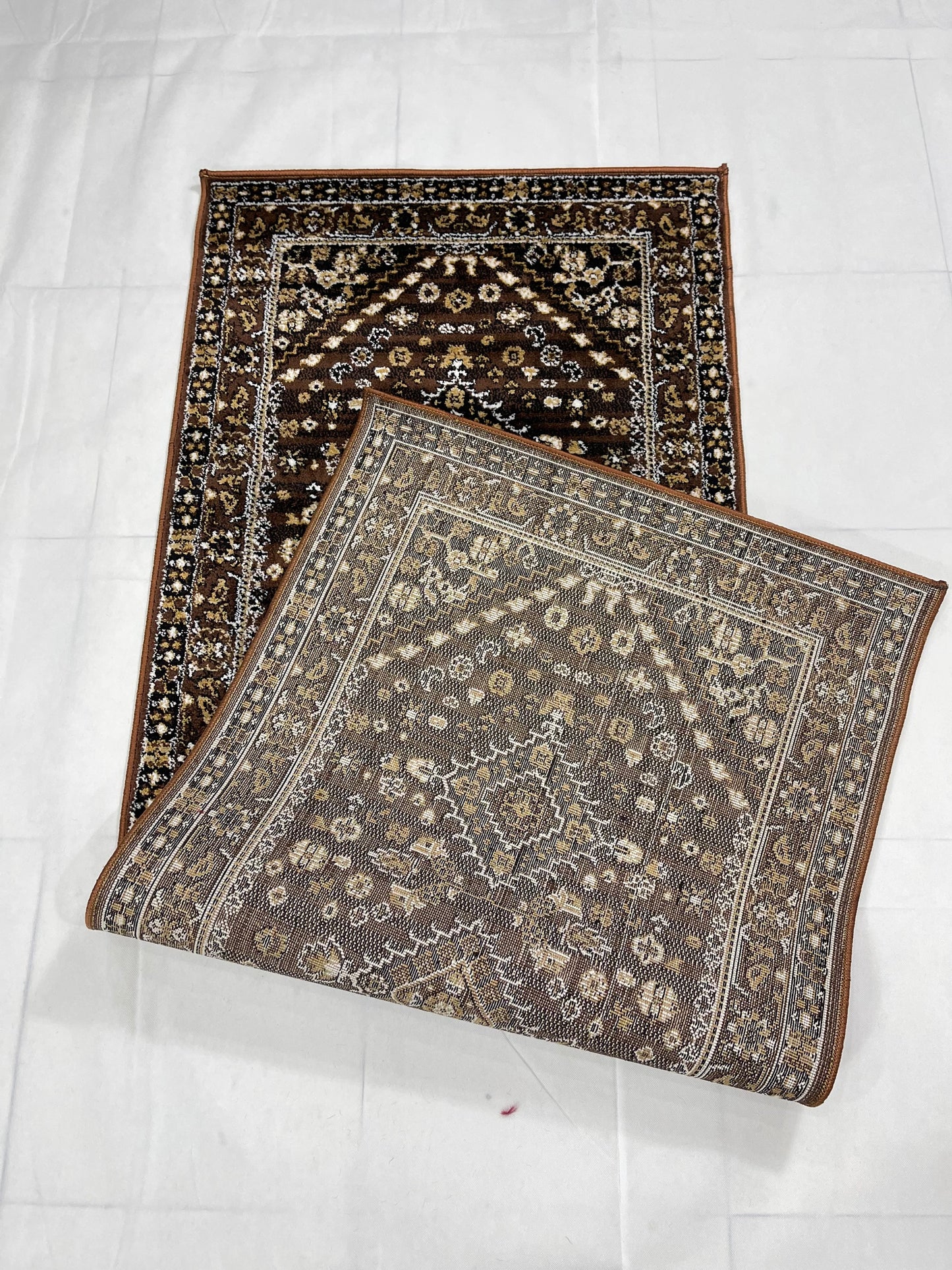 Brown  Persian Polypropylene Woven Rug.  Size : 2.6 ft width x 6.6 ft length  (80 cm x 200cm)
