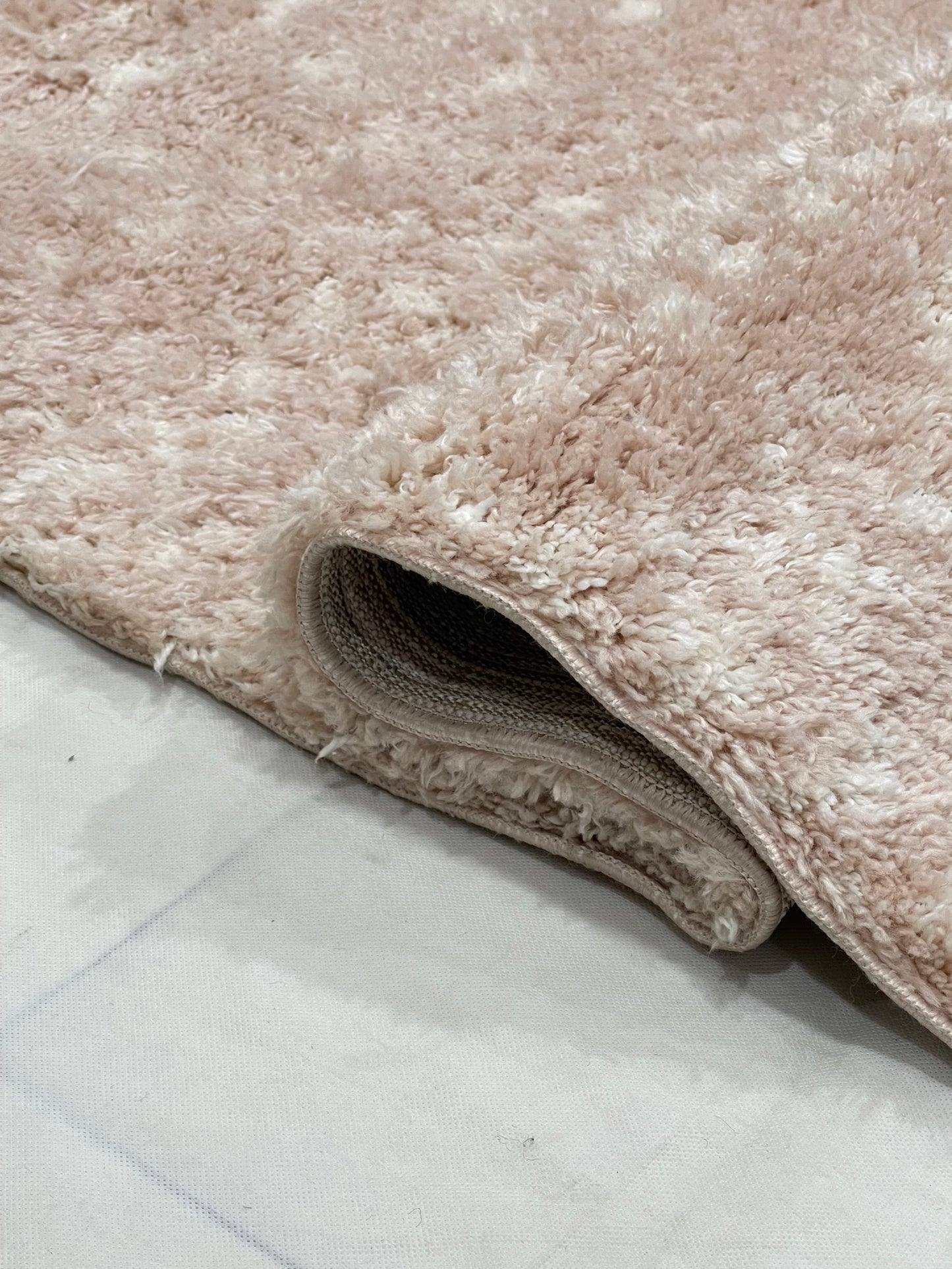 Turkish Shaggy Rug With Woven Back.  Size : 5 Ft Width x 7.3 Ft Length (160cm x 220cm) Article-06-Pink