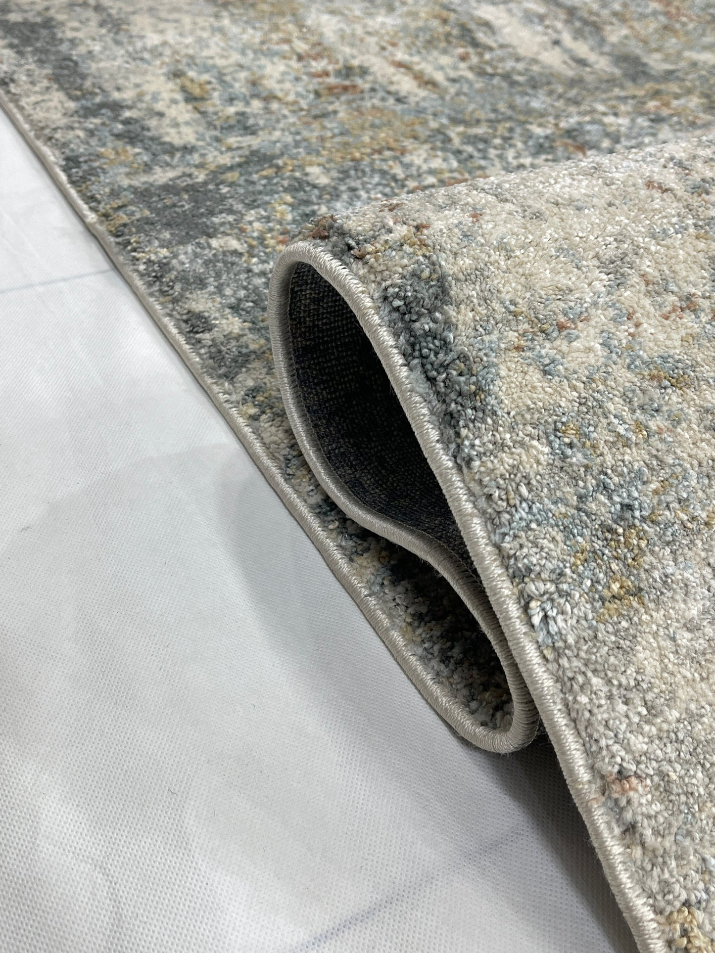 New Turkish Silk (Surya A)  Size: 6.6 ft width x 9.6 ft length (200cm x 290cm) Article -605- Off White