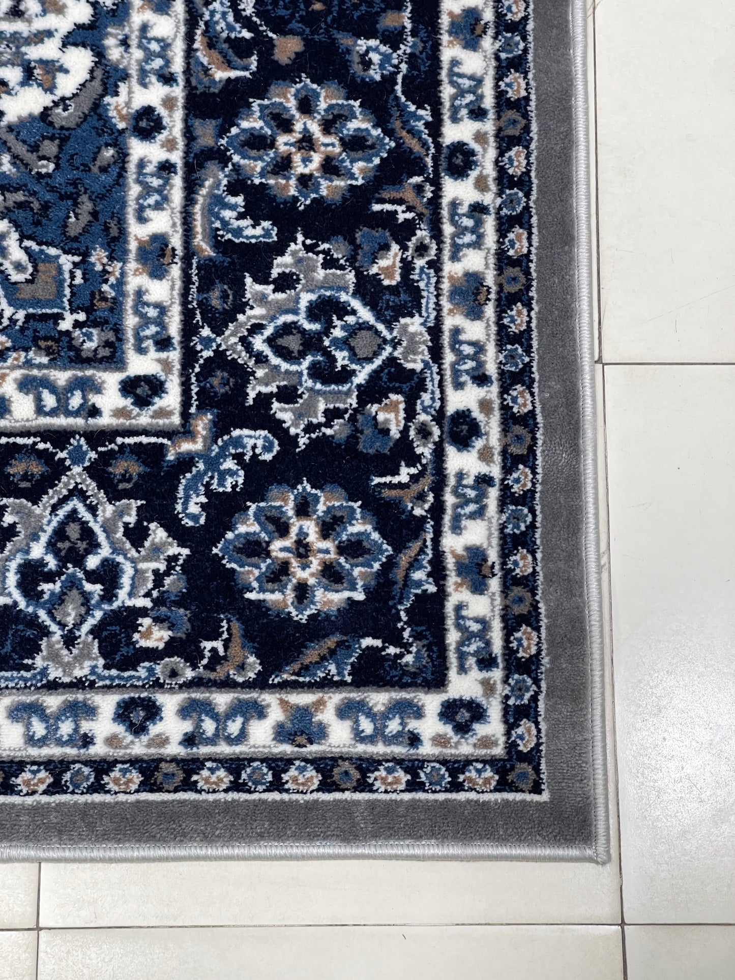 Persian polypropylene Rug,back woven(Article-01-Grey)
Size : 6.6 ft width x 9.6 ft length (200cm x 290cm)