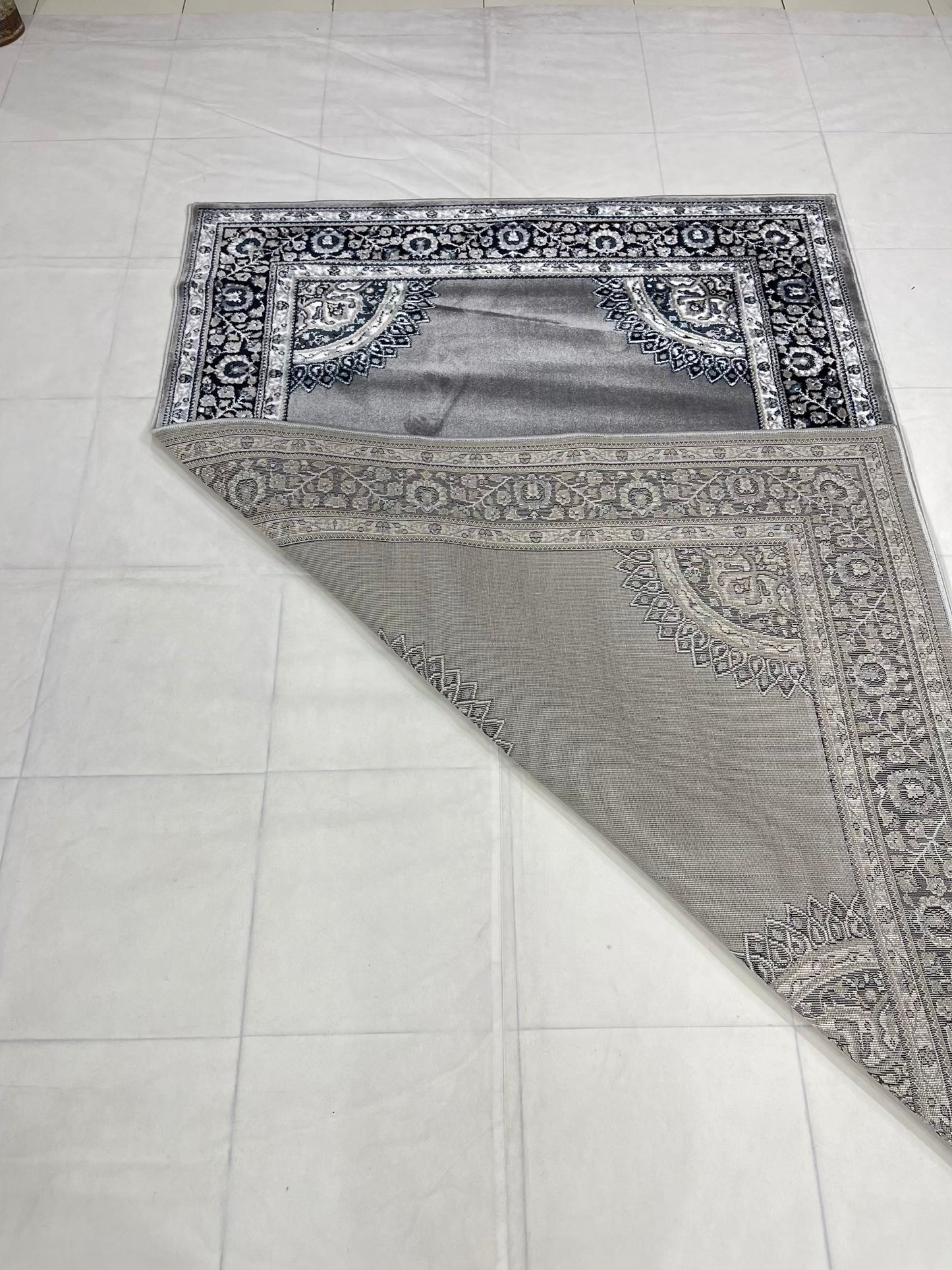 Persian Polypropylene Rug,back woven(Article-57-Grey)
Size : 5ft width  x 7.3ft length (150cm x 220cm)