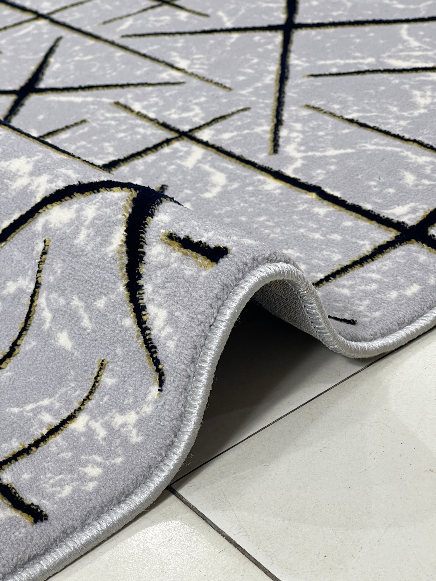 Polyester Silk.(Article-1632-Grey)
Size : 6.6 ft width x 9.6 ft length ( 200 cm x 290 cm)