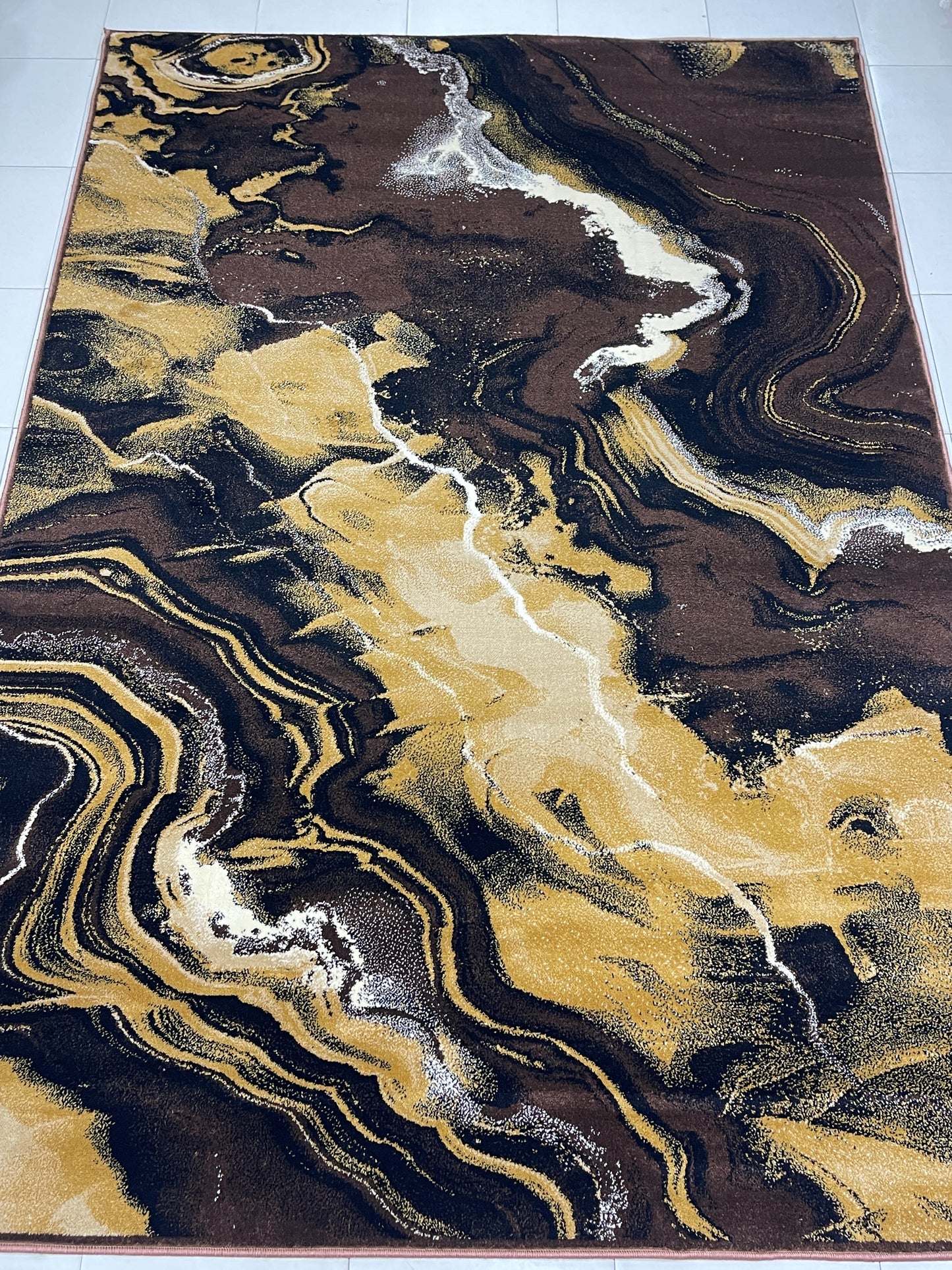 Modern polypropylene Rug,back woven(Article-422-Brown)
Size : 6.6 ft width x 9.6 ft length (200cm x 290cm)