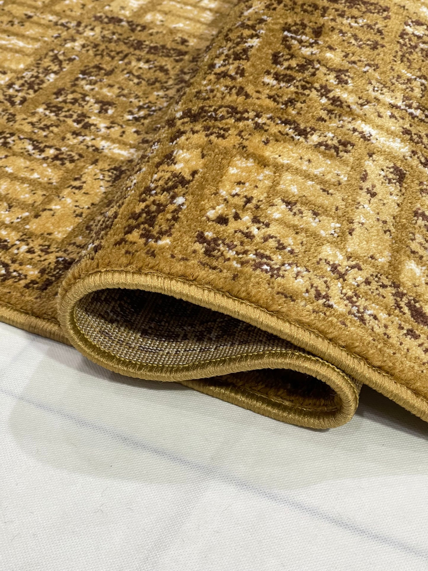 Gold Modern Polypropylene Woven Rug.  Size : 2.6 ft width x 6.6 ft length  (80 cm x 200cm)
