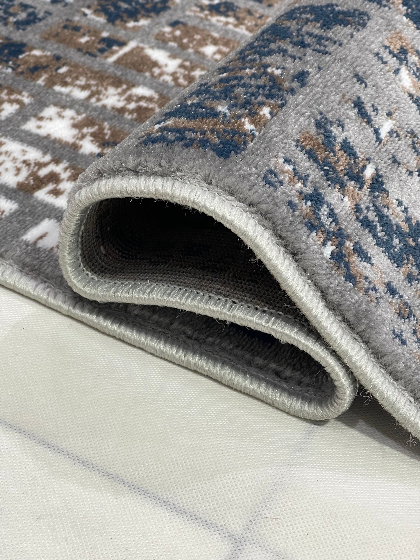 Modern polypropylene Rug,back woven(Article-6774-Grey ) Size : 5ft width  x 7.3ft length (150cm x 220cm)