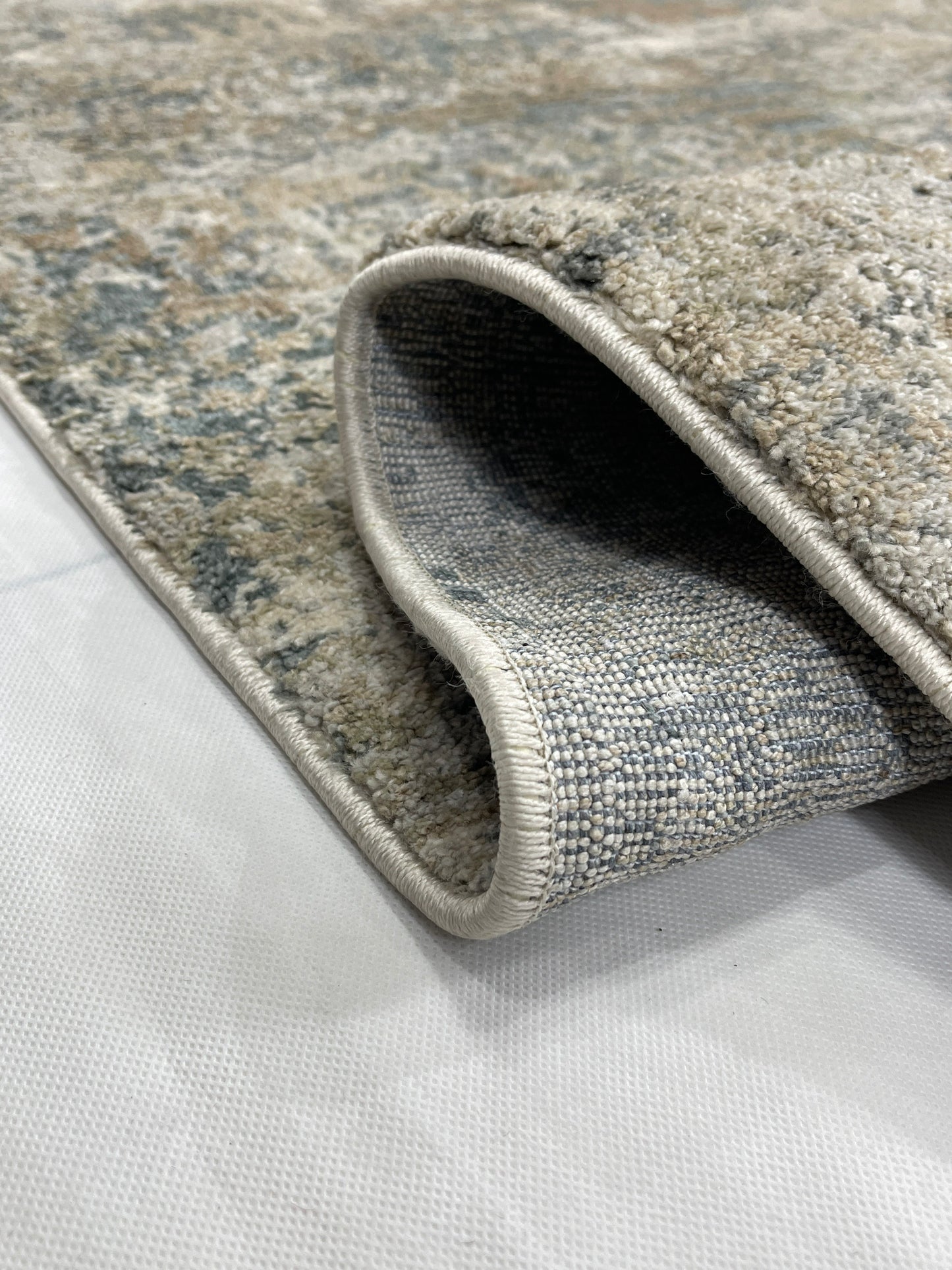 New Turkish Silk (Surya A) 
Size: 6.6 ft width x 9.6 ft length (200cm x 290cm)
Article -603- Beige & Grey