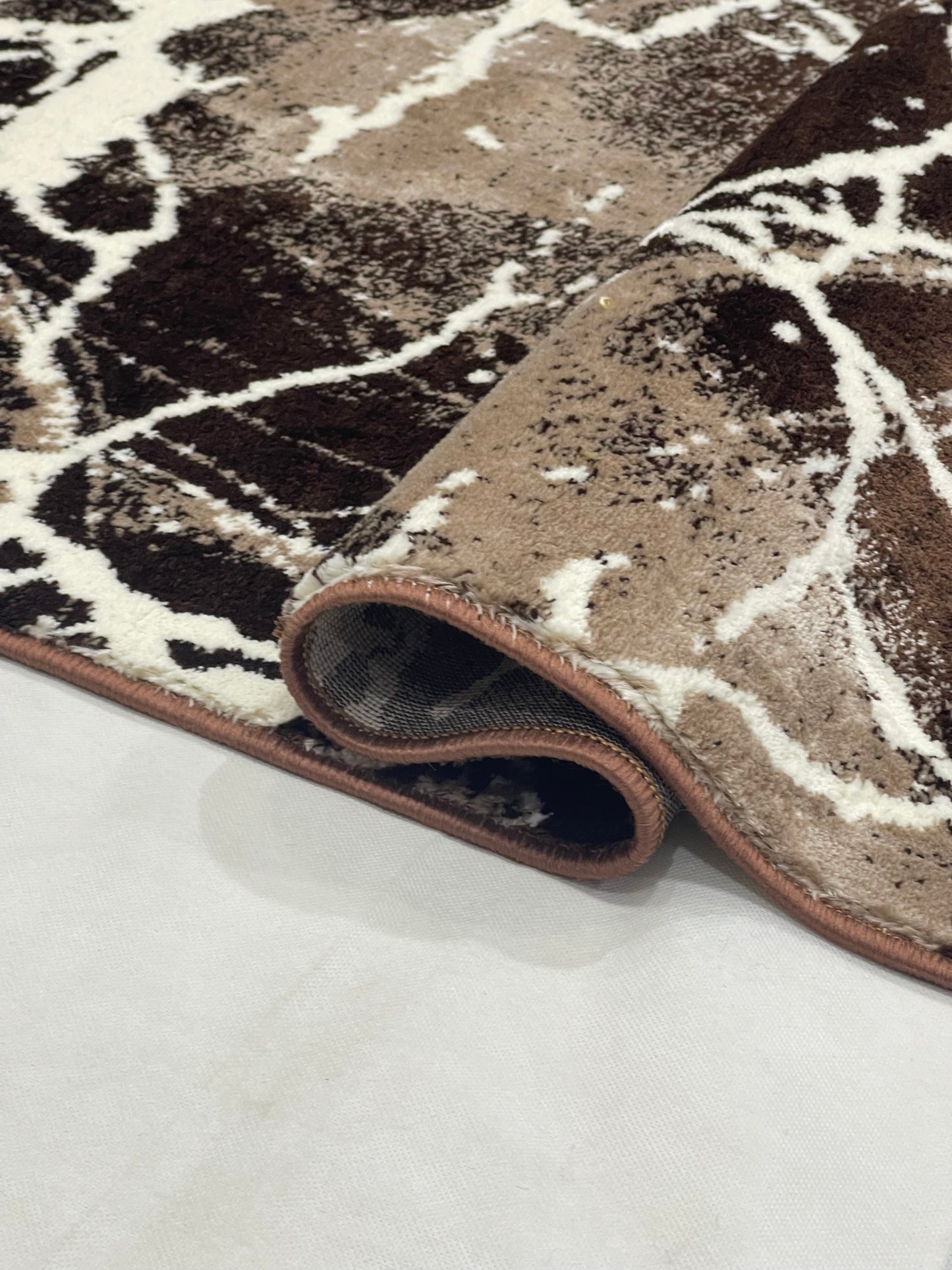 Polyester Silk Woven Rug.(Article-1559-Brown) Size : 4 ft width x 5.6 ft length