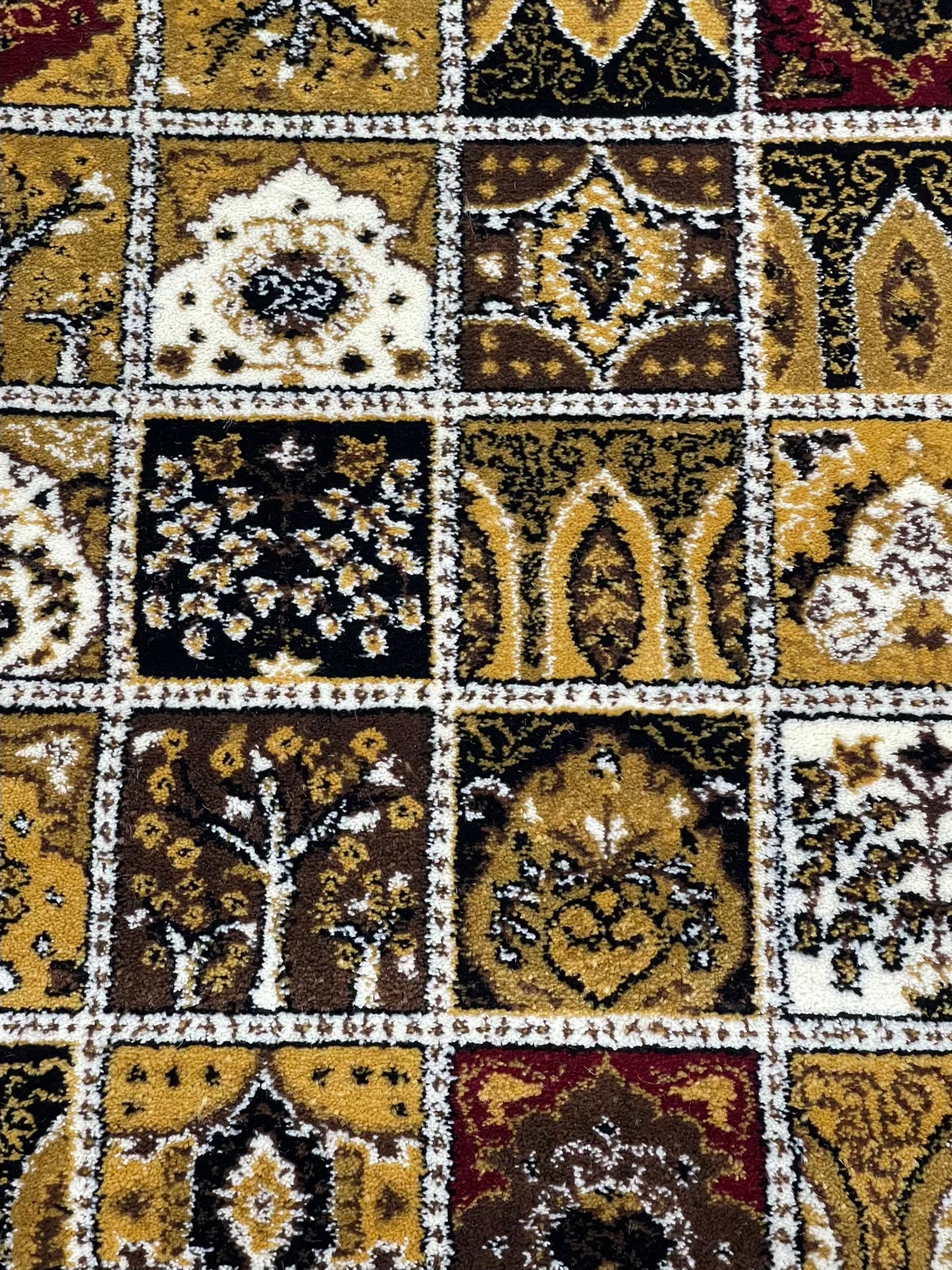 Antique Off white Polypropylene Woven Runner.
 Size : 2.6 ft width x 6.6 ft length
 (80 cm x 200cm)