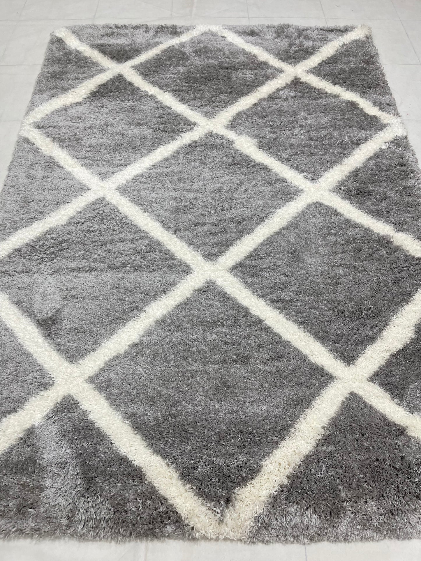 Turkish Shaggy Rug With Woven Back.  Size : 5 Ft Width x 7.3 Ft Length (160cm x 220cm) Article-12-Grey