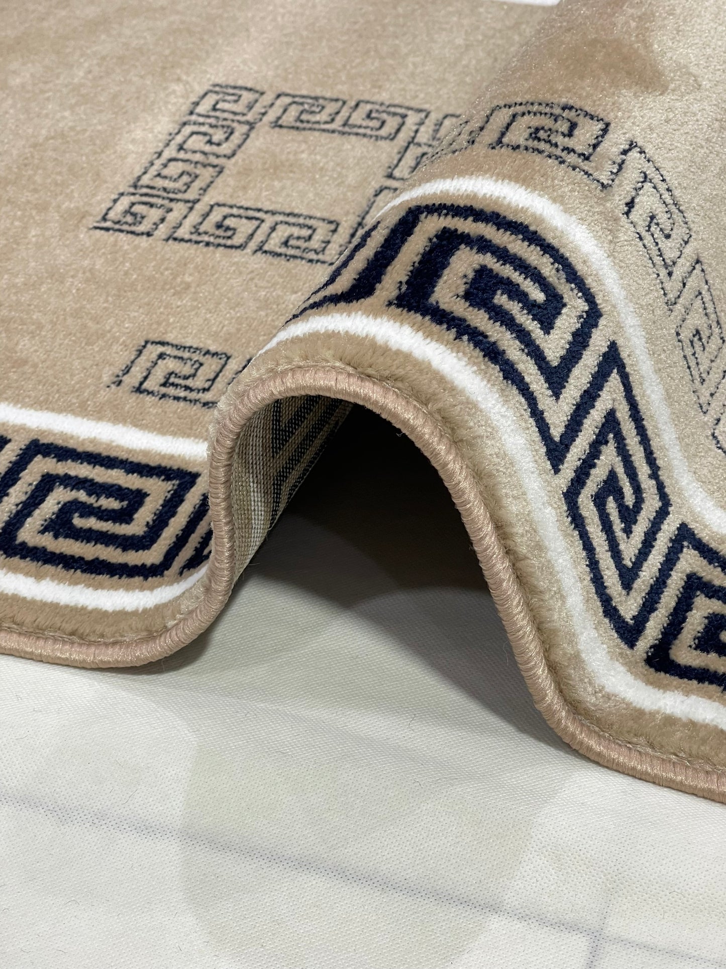 Mink Versace Polypropylene Woven Rug.  Size : 2.6 ft width x 6.6 ft length  (80 cm x 200cm)