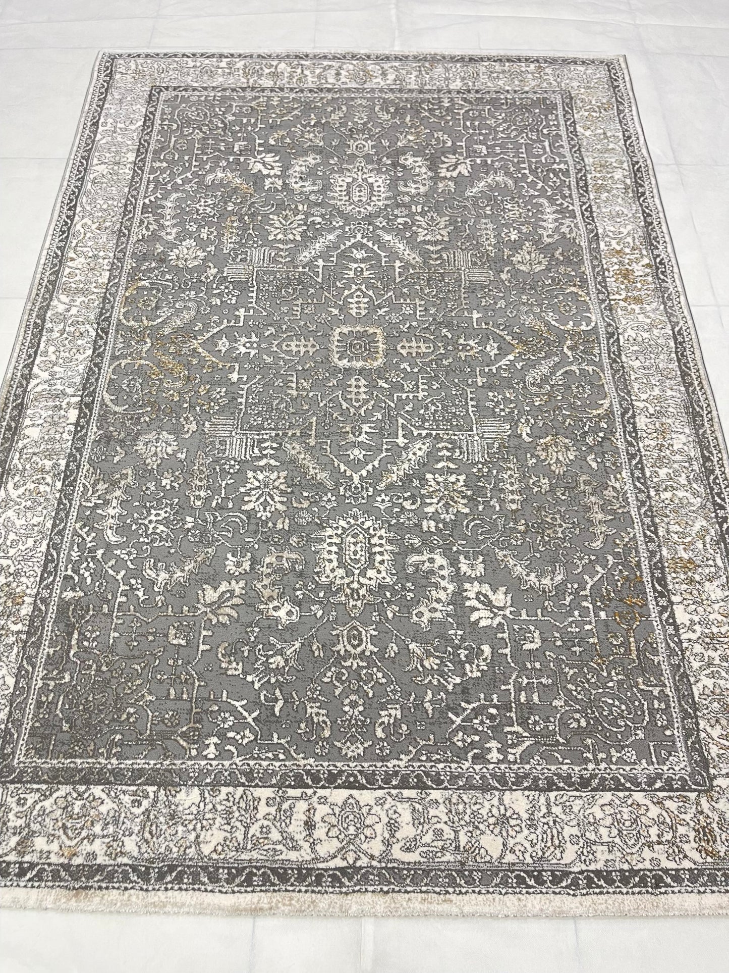 Irani Vintage Woven Rug.
 Article -2049-Grey
Size: 4 ft width x 6 ft length ( 120cm x 180 cm)