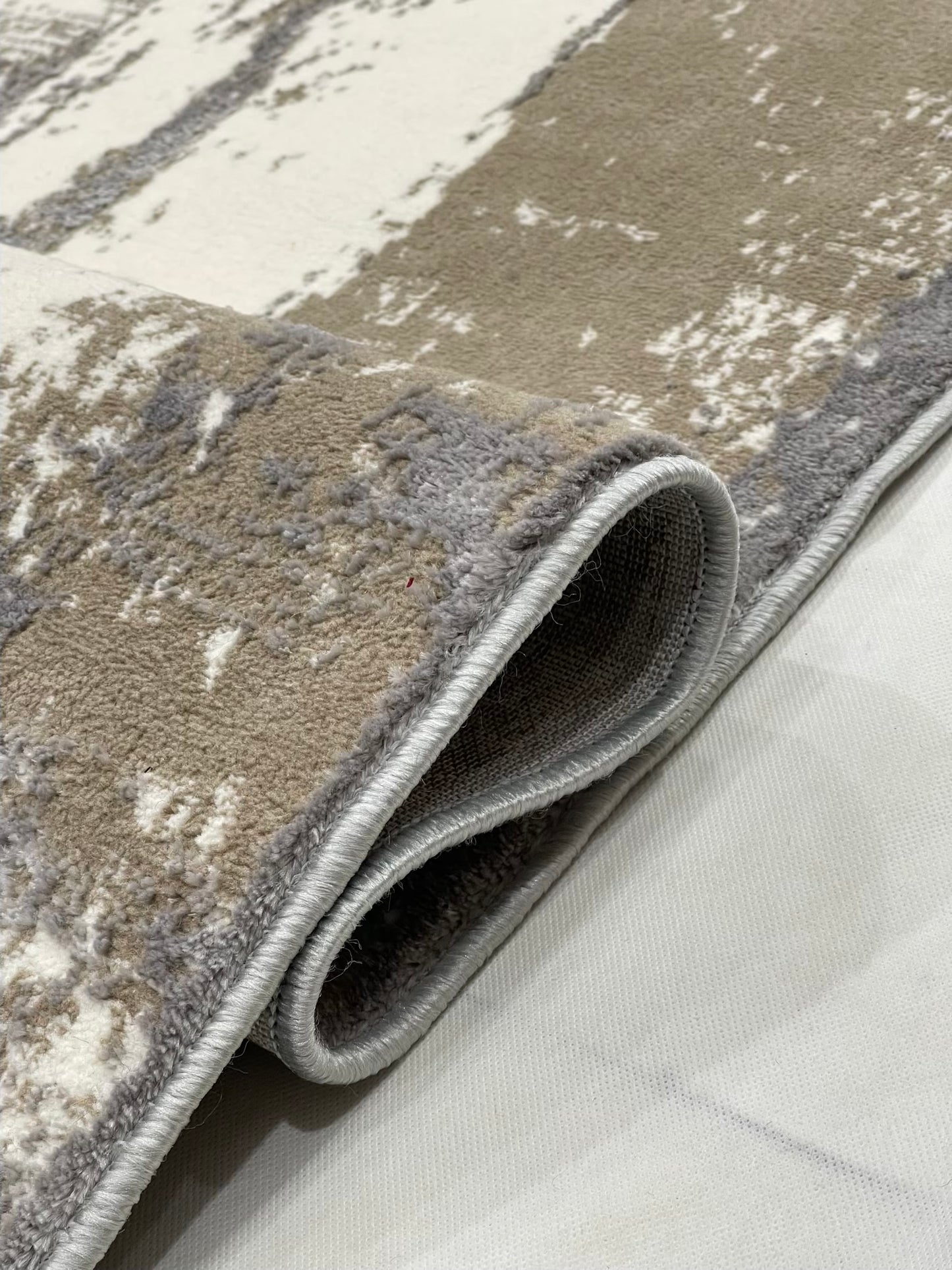 Polyester Silk.(Article-1604-Off white)
Size : 6.6 ft width x 9.6 ft length ( 200 cm x 290 cm)