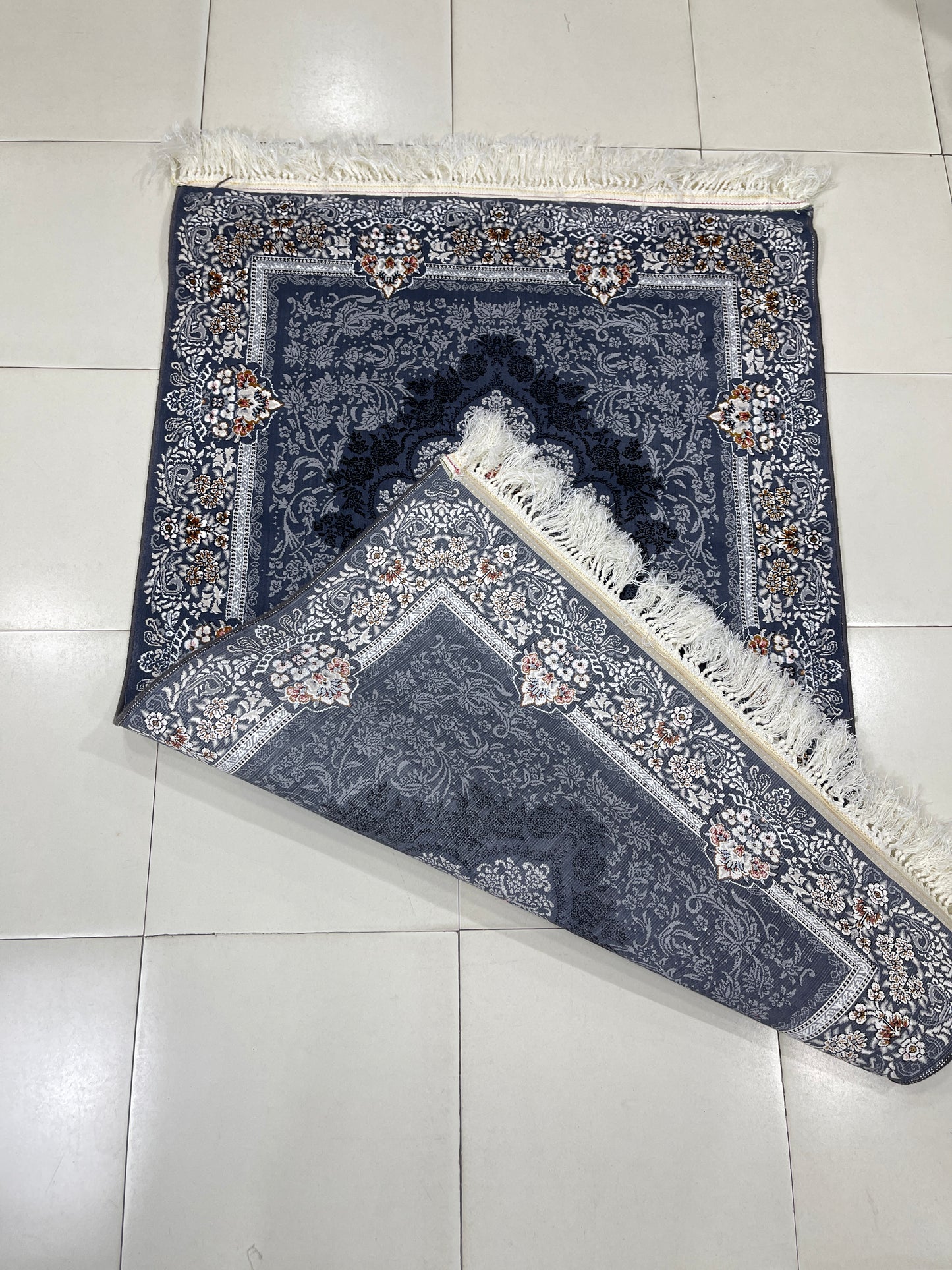 Irani  Acrylic 700 Reeds
Article -202-Blue
Size : 3 ft width x 5 ft length (100cm x 150cm)