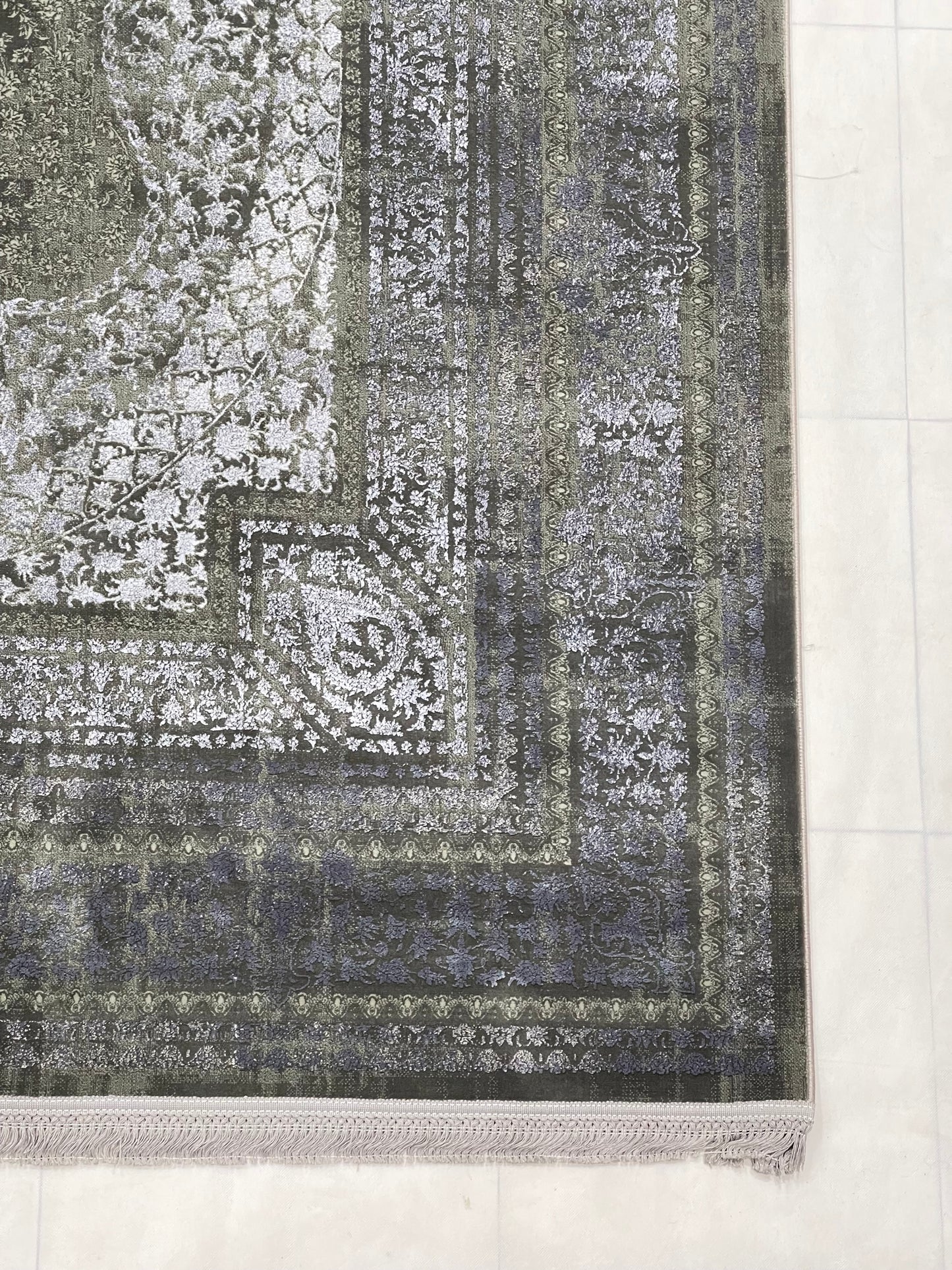 Irani Acrylic 1200 Reeds
Article -212-Grey
Size : 6.6 Ft width x 9.6 Ft length (200cm x 290cm)