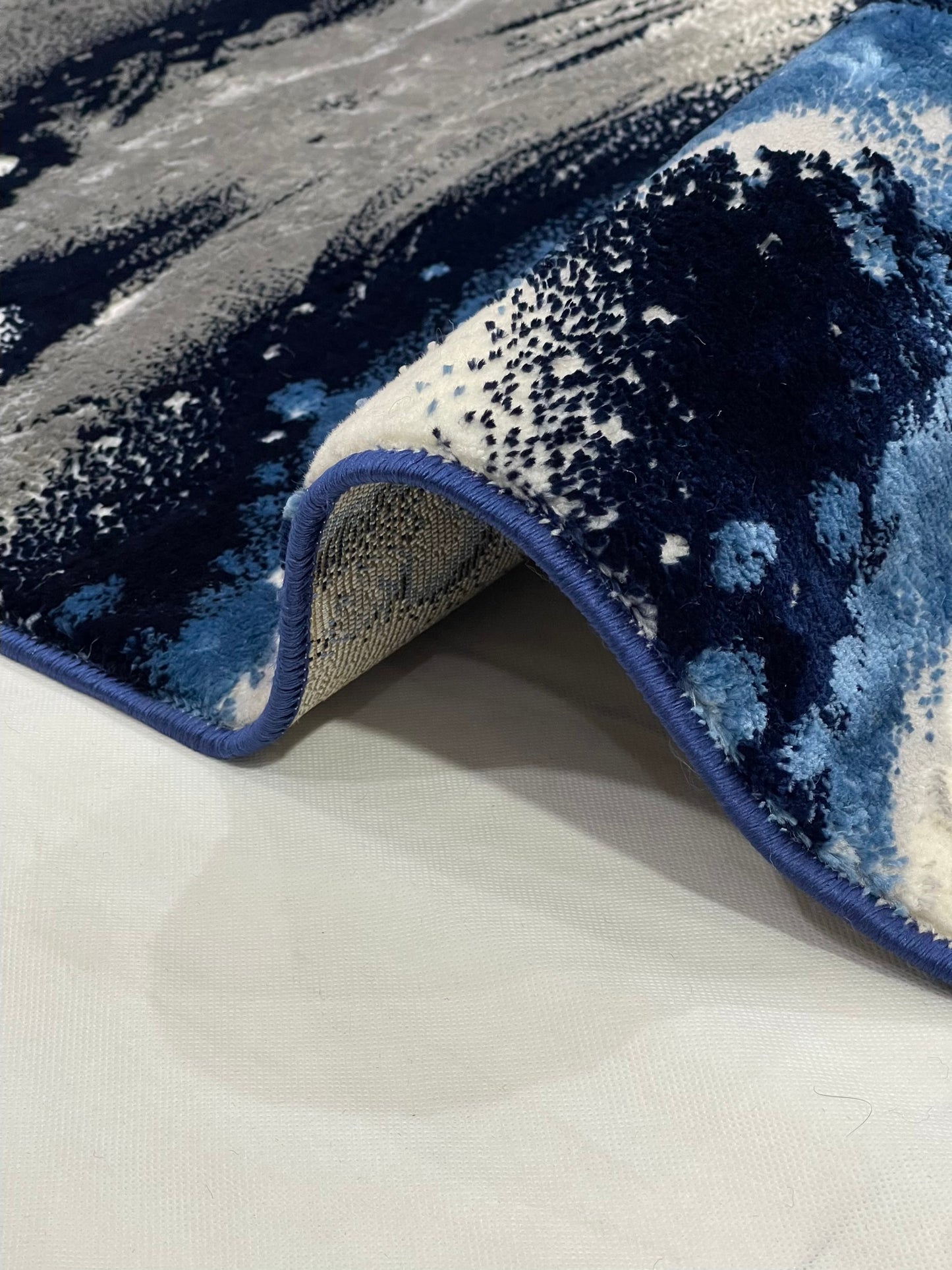 Turkish Top Quality Silk.(Article-1090-Blue)
Size: 4 ft width x 5.6 ft length ( 120cm x 170cm)