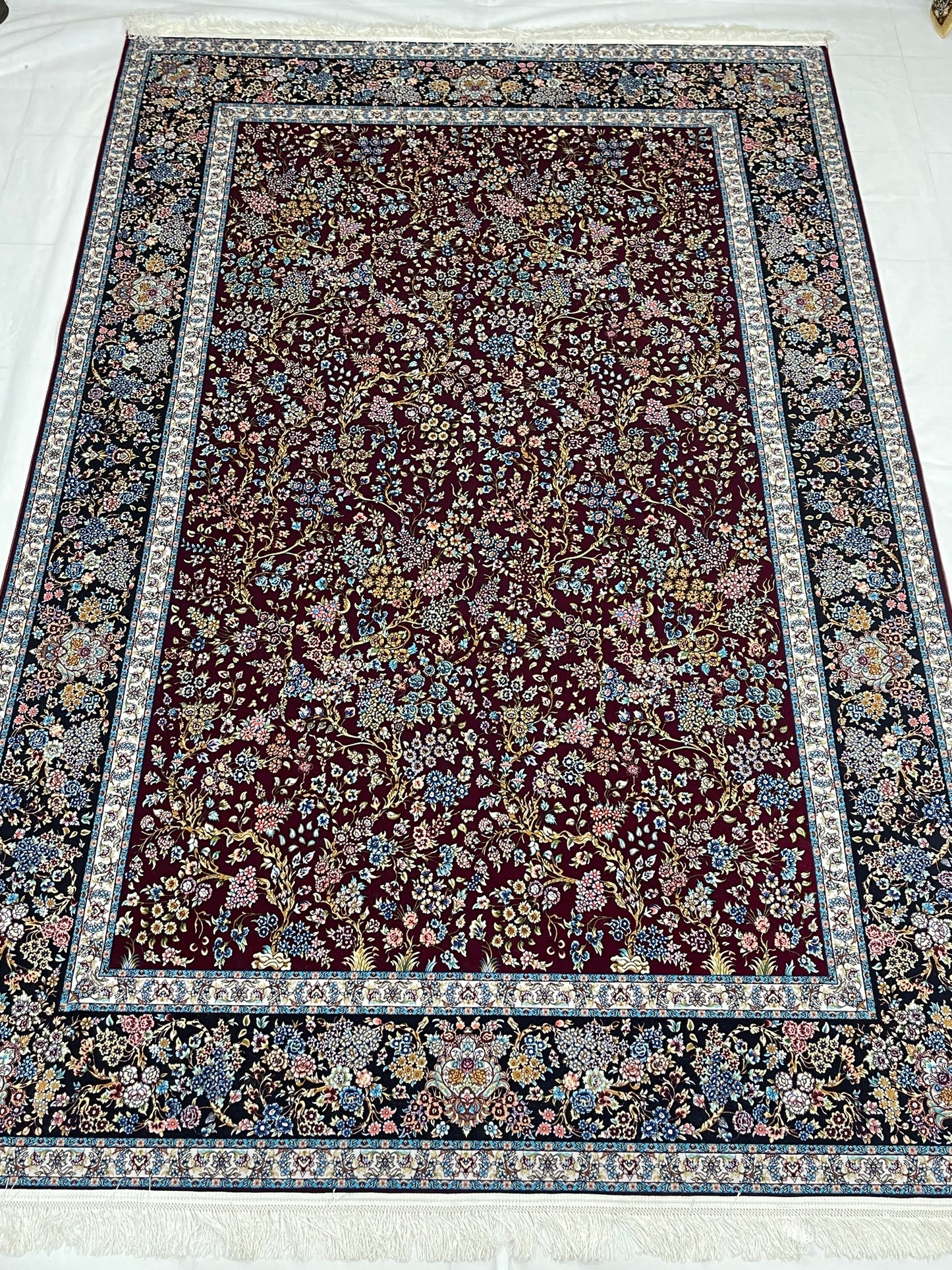 Irani Top Quality 
Mixture of 12 colours
1500 Reeds Acrylic Rug With Jute Back (01)
Size : 6.6 Ft Width x 9.6 Ft Length