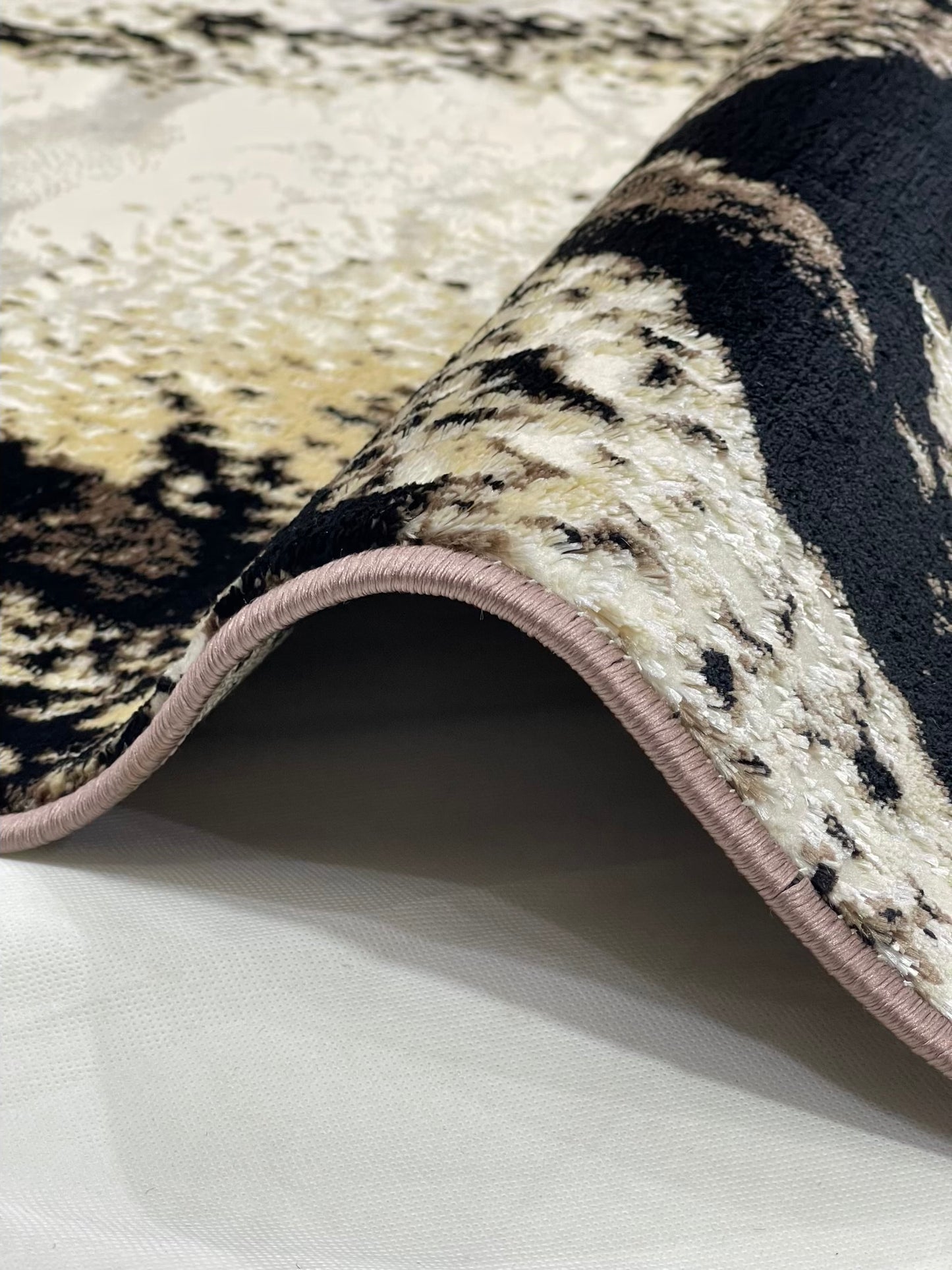 Turkish Top Quality Silk.(Article-1090-Cream , Black) Size: 6.6 ft width x 9.6 ft length (200cm x 290cm)