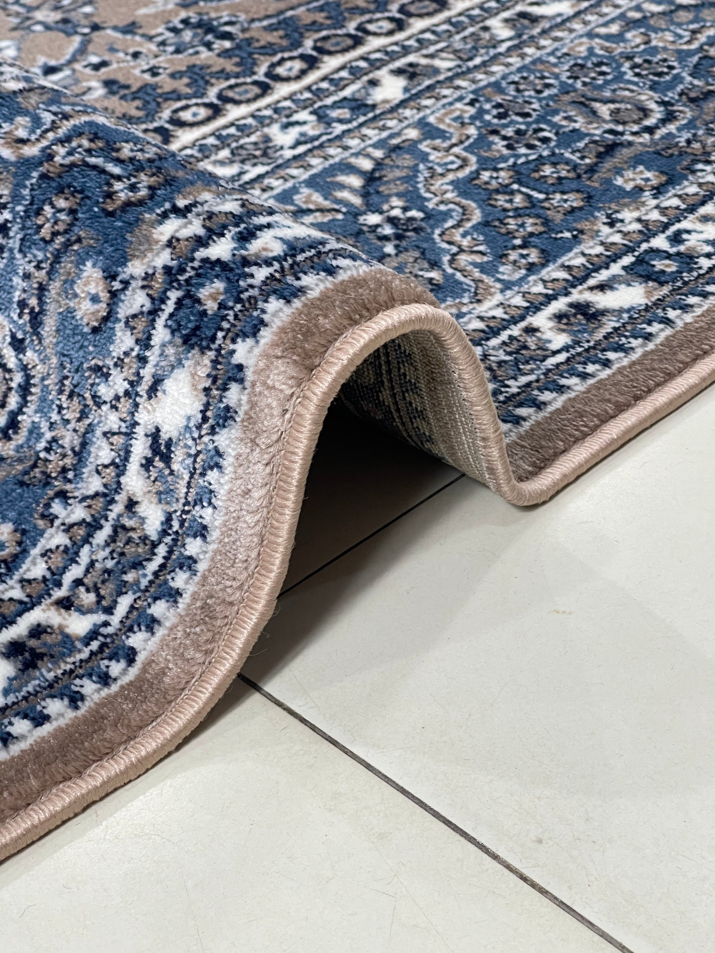 Persain polypropylene Rug,back woven(Article-22-Mink)
Size : 6.6 ft width x 9.6 ft length (200cm x 290cm)