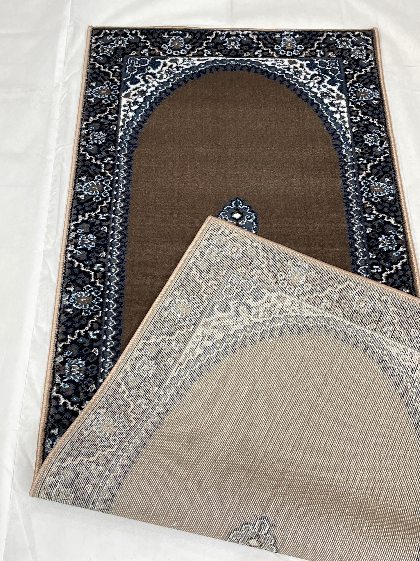 Mink Persian Polypropylene Woven Rug.
 Size : 2.6 ft width x 6.6 ft length
 (80 cm x 200cm)