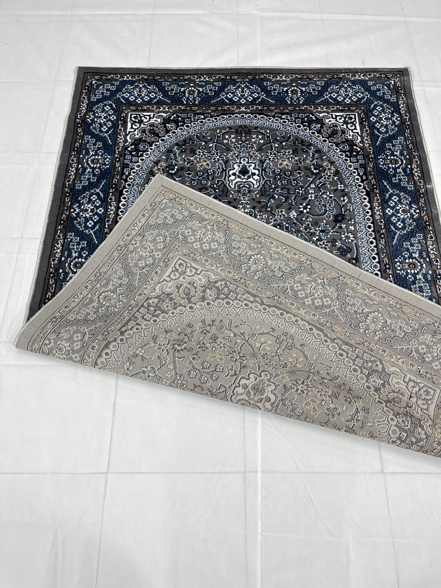 Persian Polypropylene Rug,back woven(Article-22-Grey)
Size : 5ft width  x 7.3ft length (150cm x 220cm)
