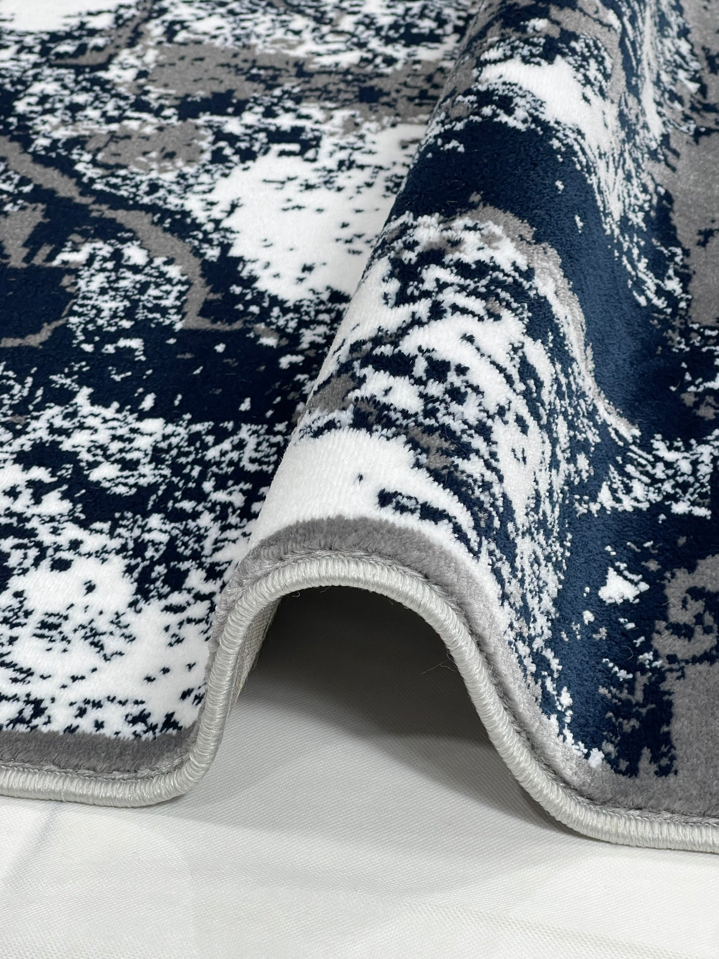 Modern polypropylene Rug,back woven(Article-1777-Grey)
Size : 5 ft width x 7.3 ft length ( 150 cm x 220 cm)