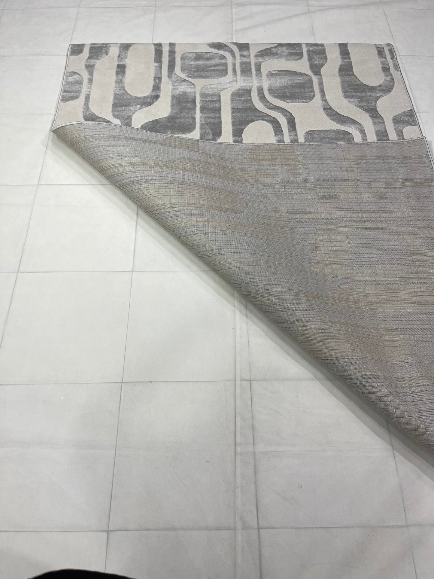 Modern Turkish Silk , Woven Back (Article-1303-Off white,Grey) Size : 5 ft width x 7.3 ft length