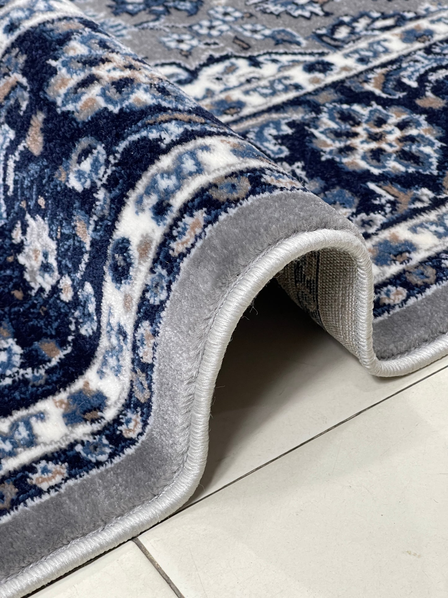 Persian polypropylene Rug,back woven(Article-01-Grey)
Size : 6.6 ft width x 9.6 ft length (200cm x 290cm)