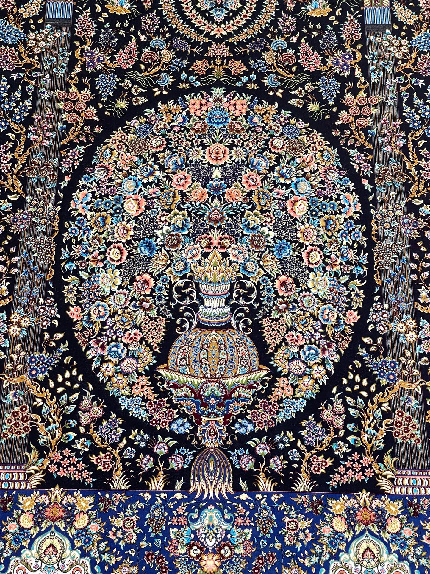 Irani Top Quality 
Mixture of 12 colours
1500 Reeds Acrylic Rug With Jute Back (04)
Size : 6.6 Ft Width x 9.6 Ft Length