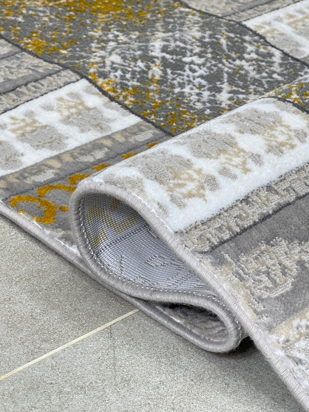 Vintage soul, modern precision ✨ Irani machine-made for timeless homes
Size : 5 ft width x 7.3 ft length 
Article-302-Grey,Rust