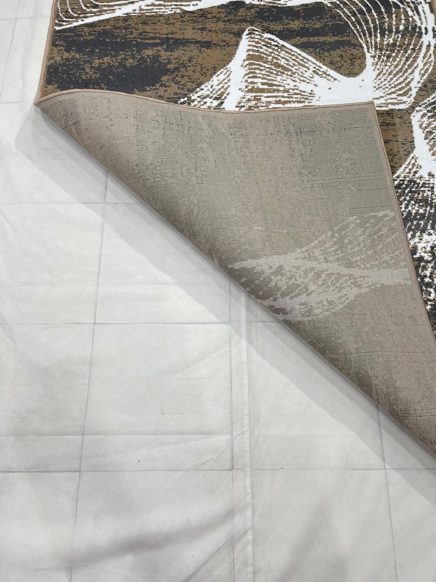 Modern polypropylene Rug,back woven(Article-1999-Mink)
Size : 5ft width  x 7.3ft length (150cm x 220cm)