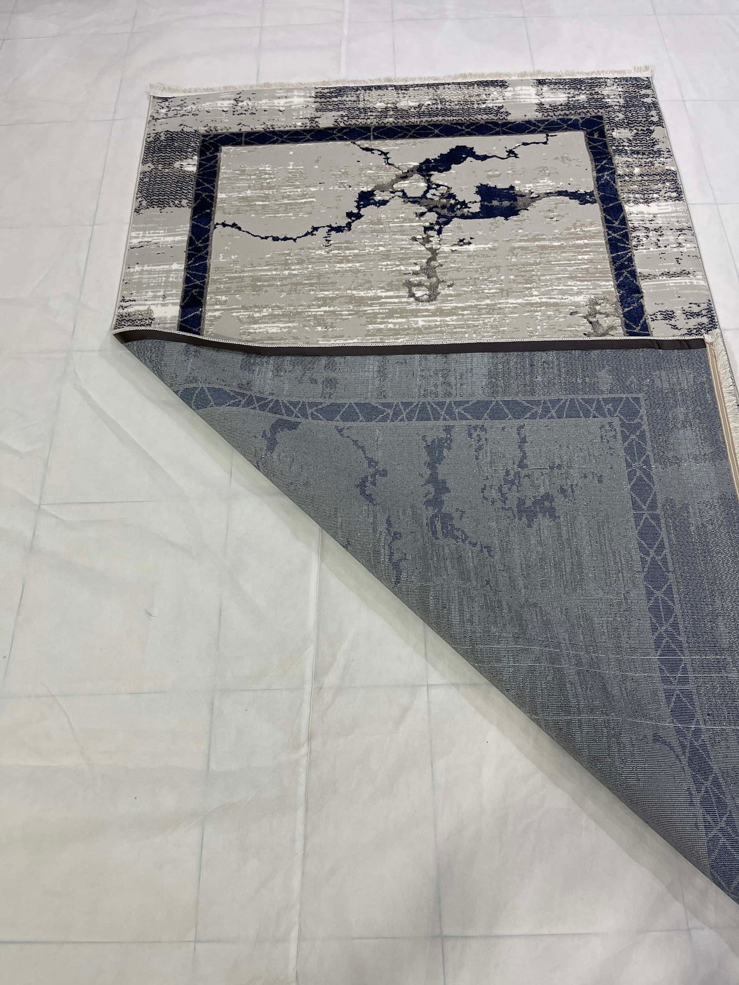 Turkish Top Quality Silk.(Article-1603-Grey , Blue , offwhite)
Size : 5ft width  x 7.3ft length (150cm x 220cm)